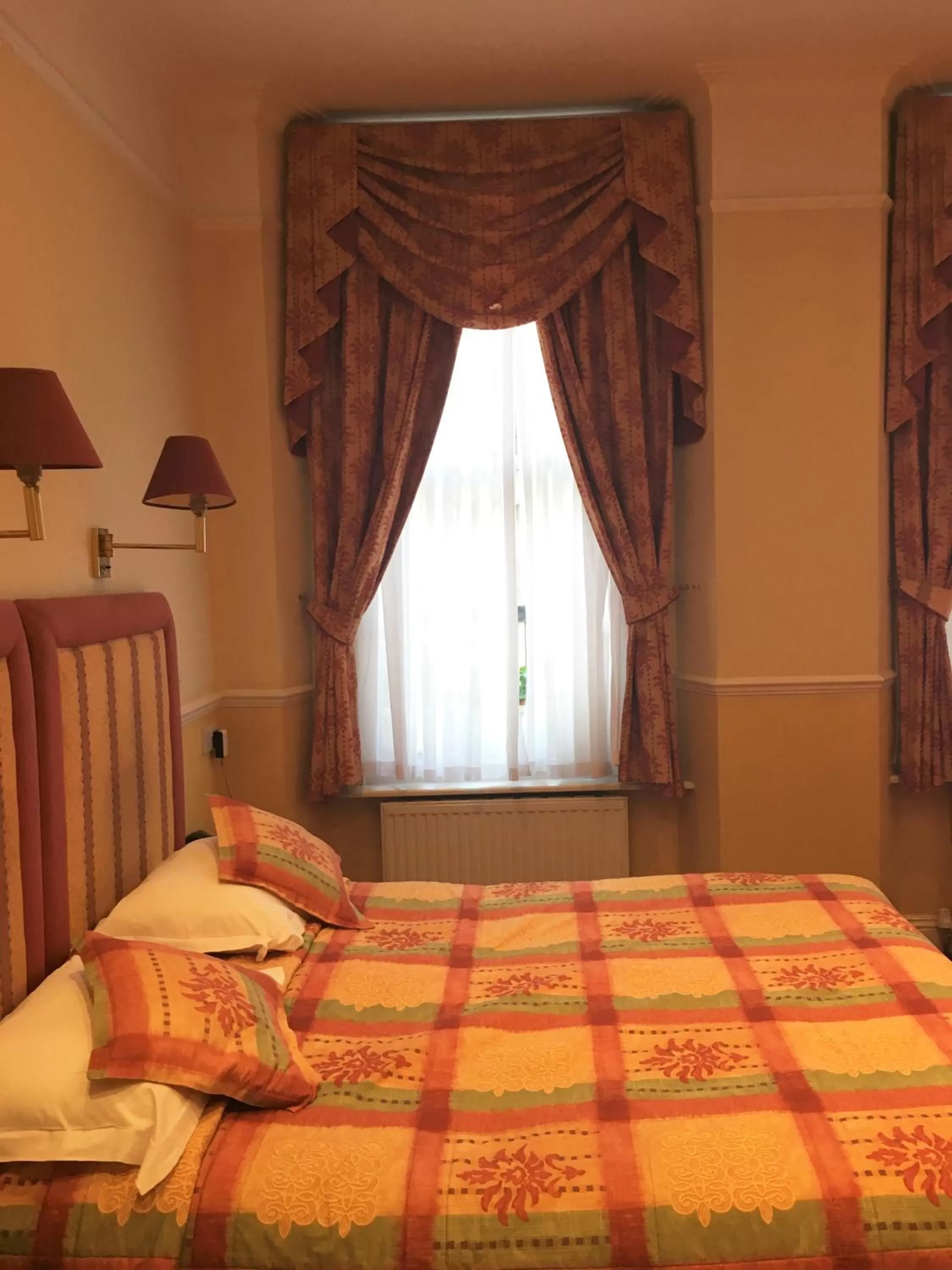 Bed in Hyde Park Radnor Hotel B&B