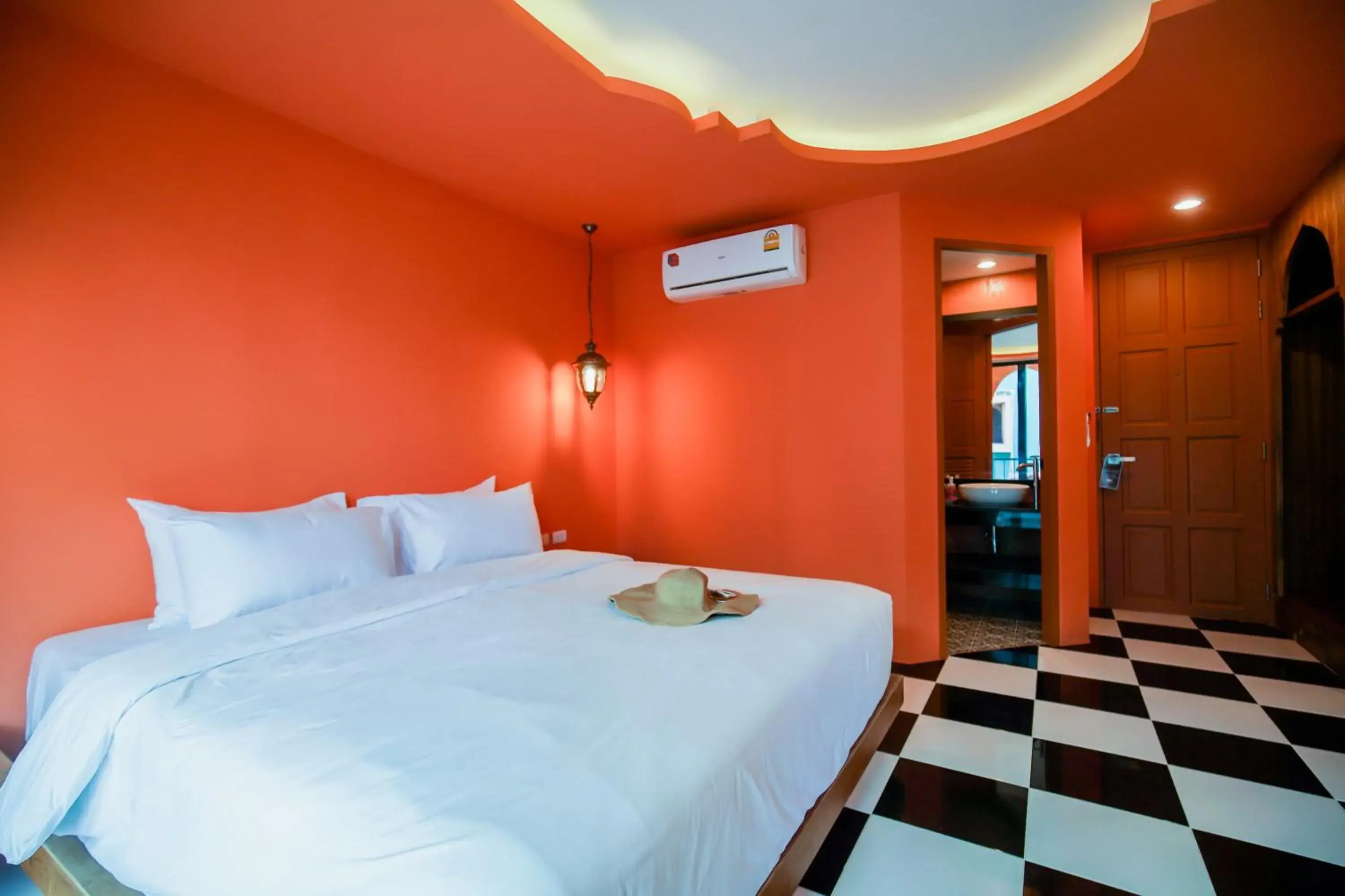 Deluxe Double Room in Khaleej Mass Hotel Patong Deluxe Double Room in Khaleej Mass Hotel Patong