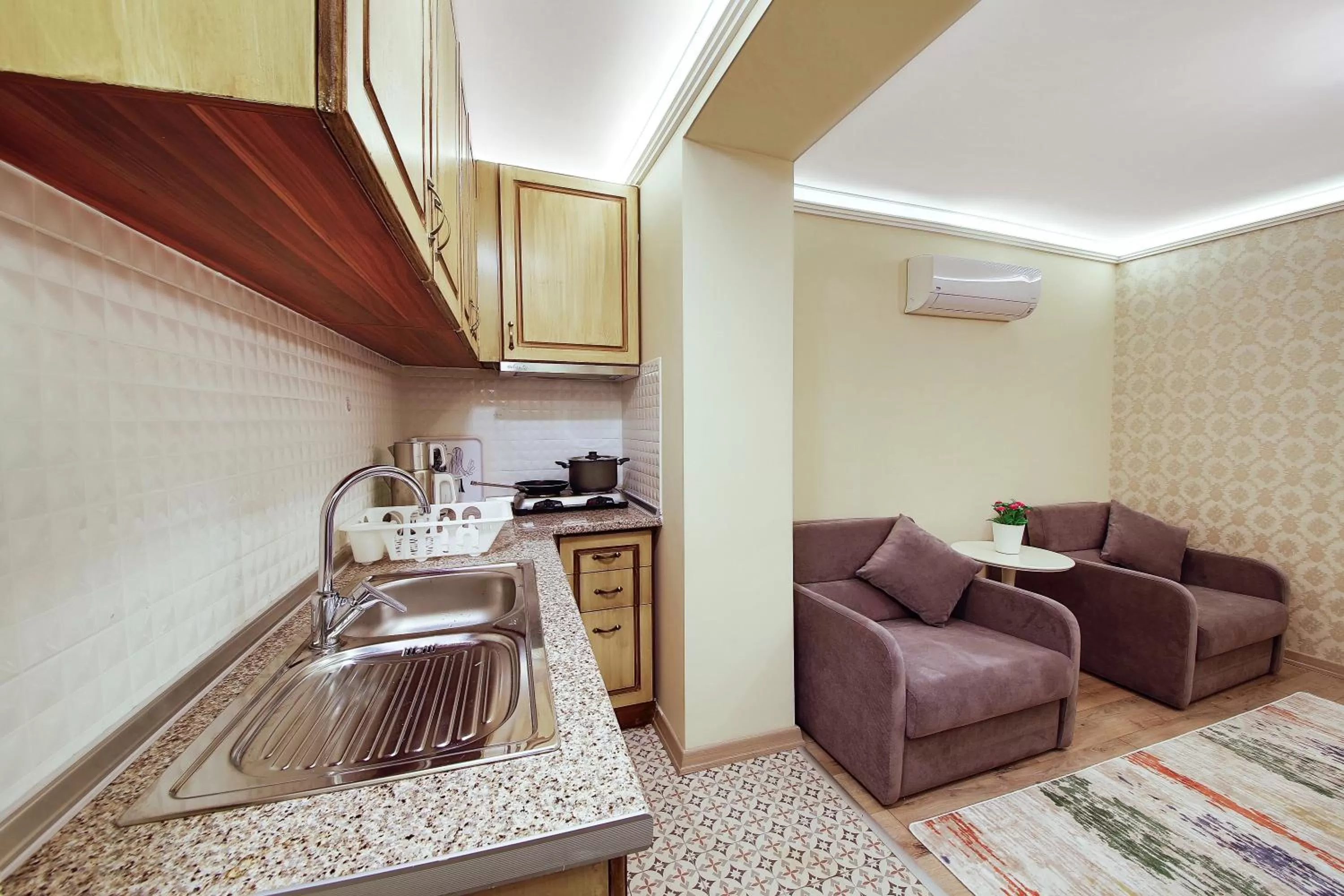 Kitchen or kitchenette in Katelya Hotel