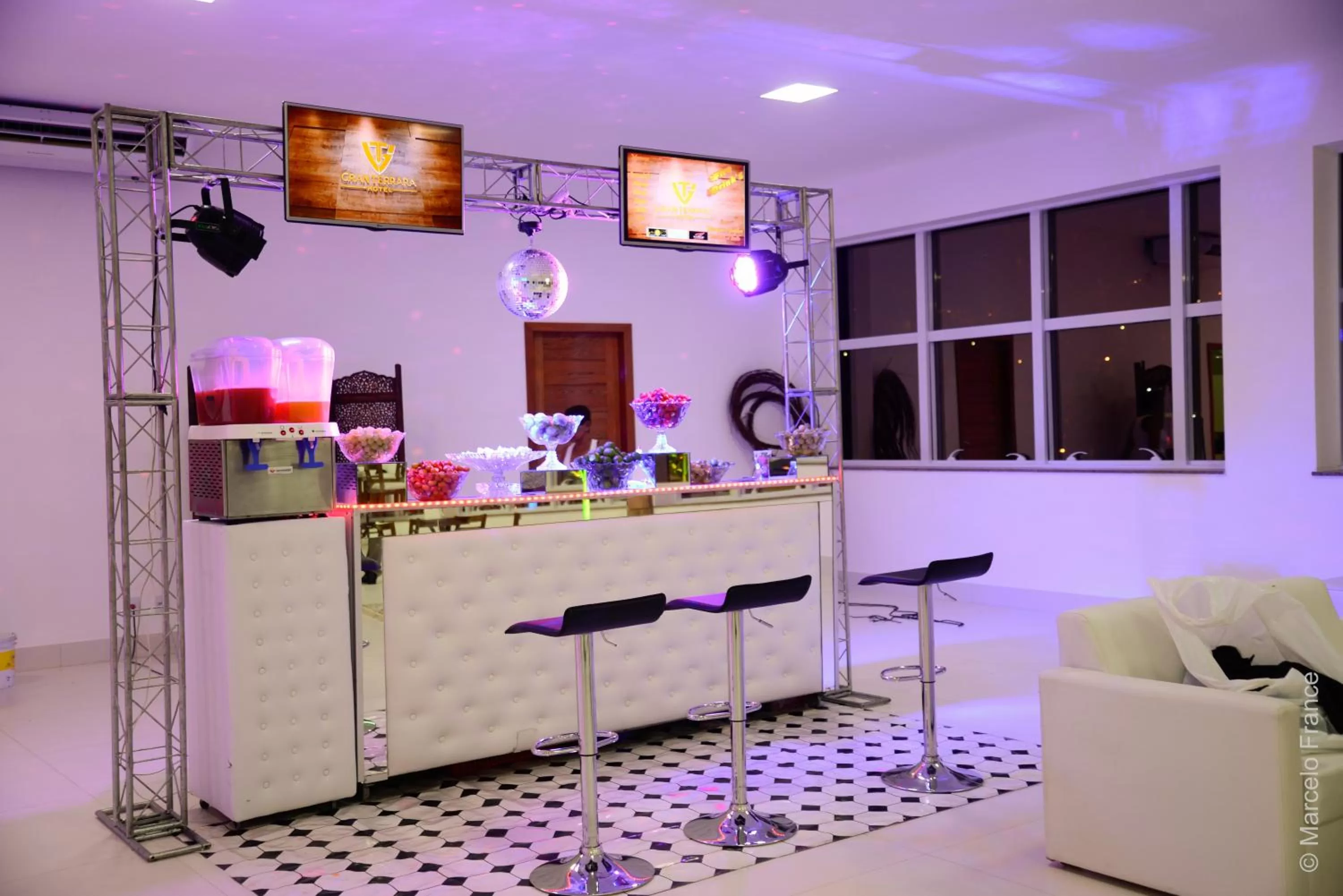 Lobby/Reception in Granterrara Hotel