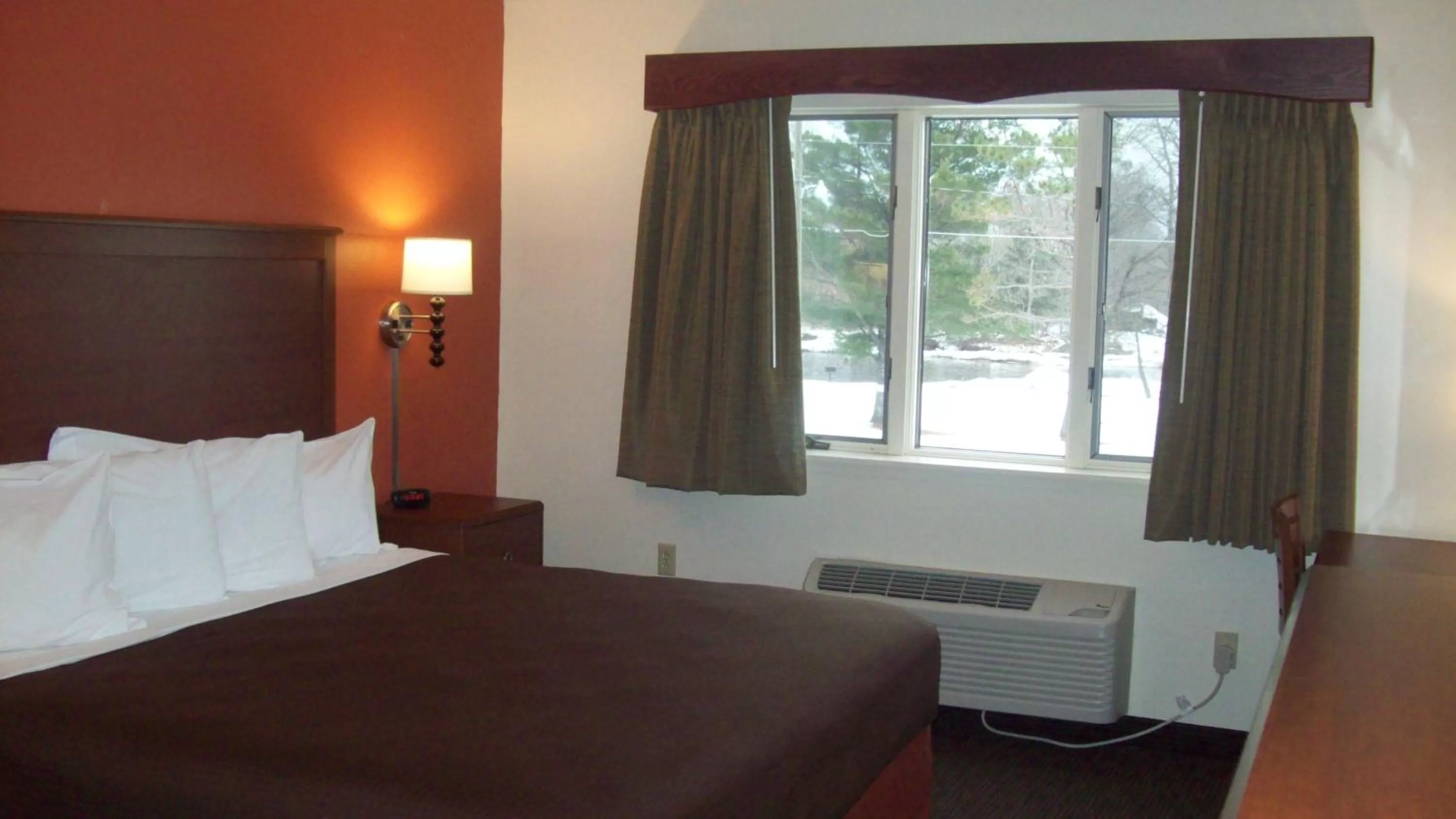 1 King Bed, One-Bedroom Suite, Lake View, Non-Smoking in AmericInn by Wyndham Silver City