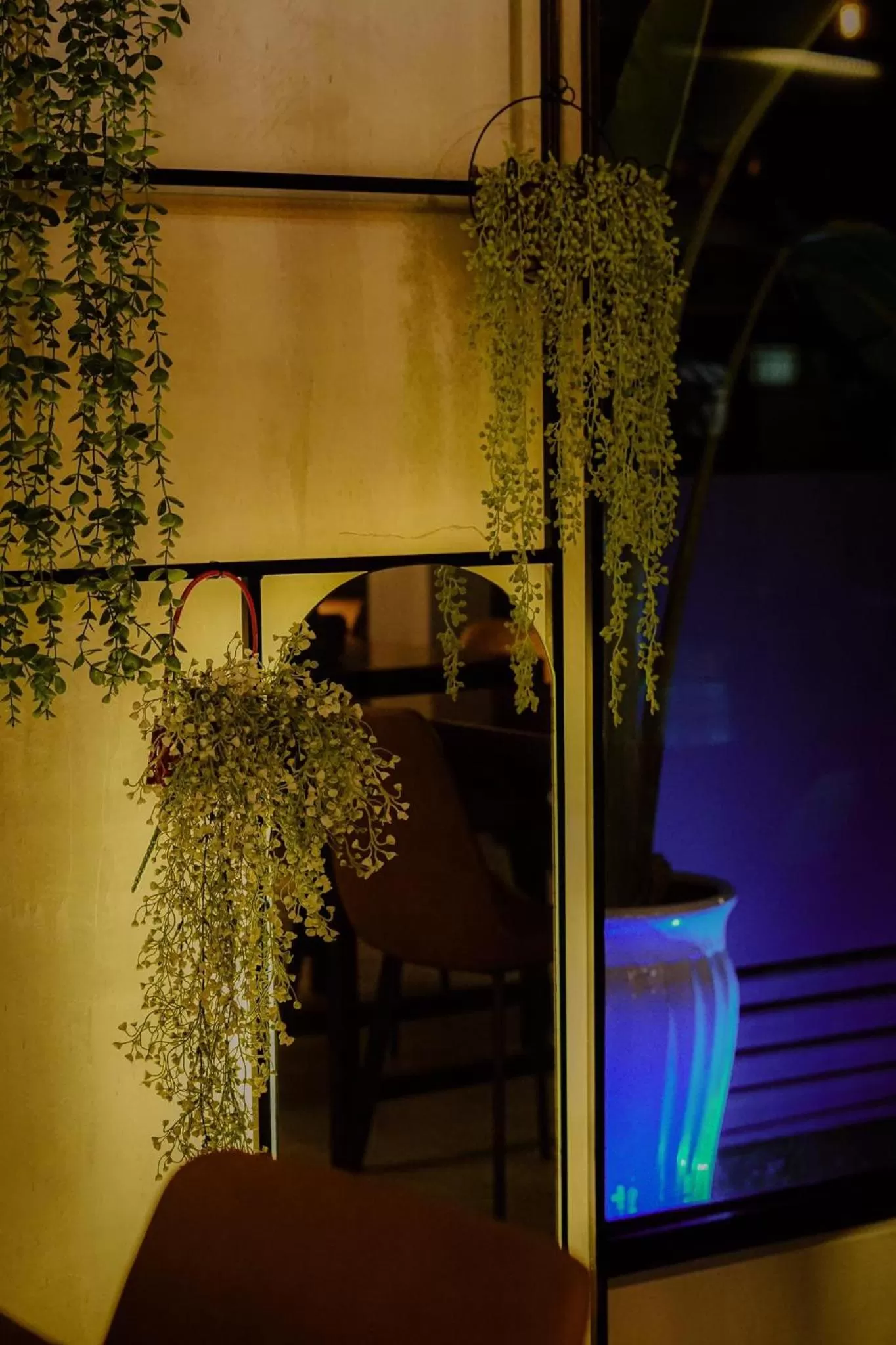 Restaurant/places to eat in SERENE Stays Hotel