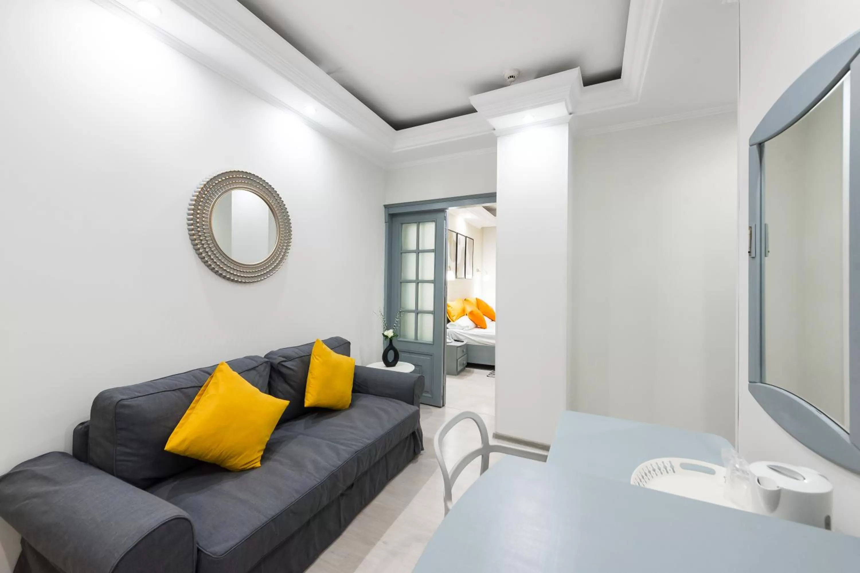 Bed in Relax Comfort Suites Hotel