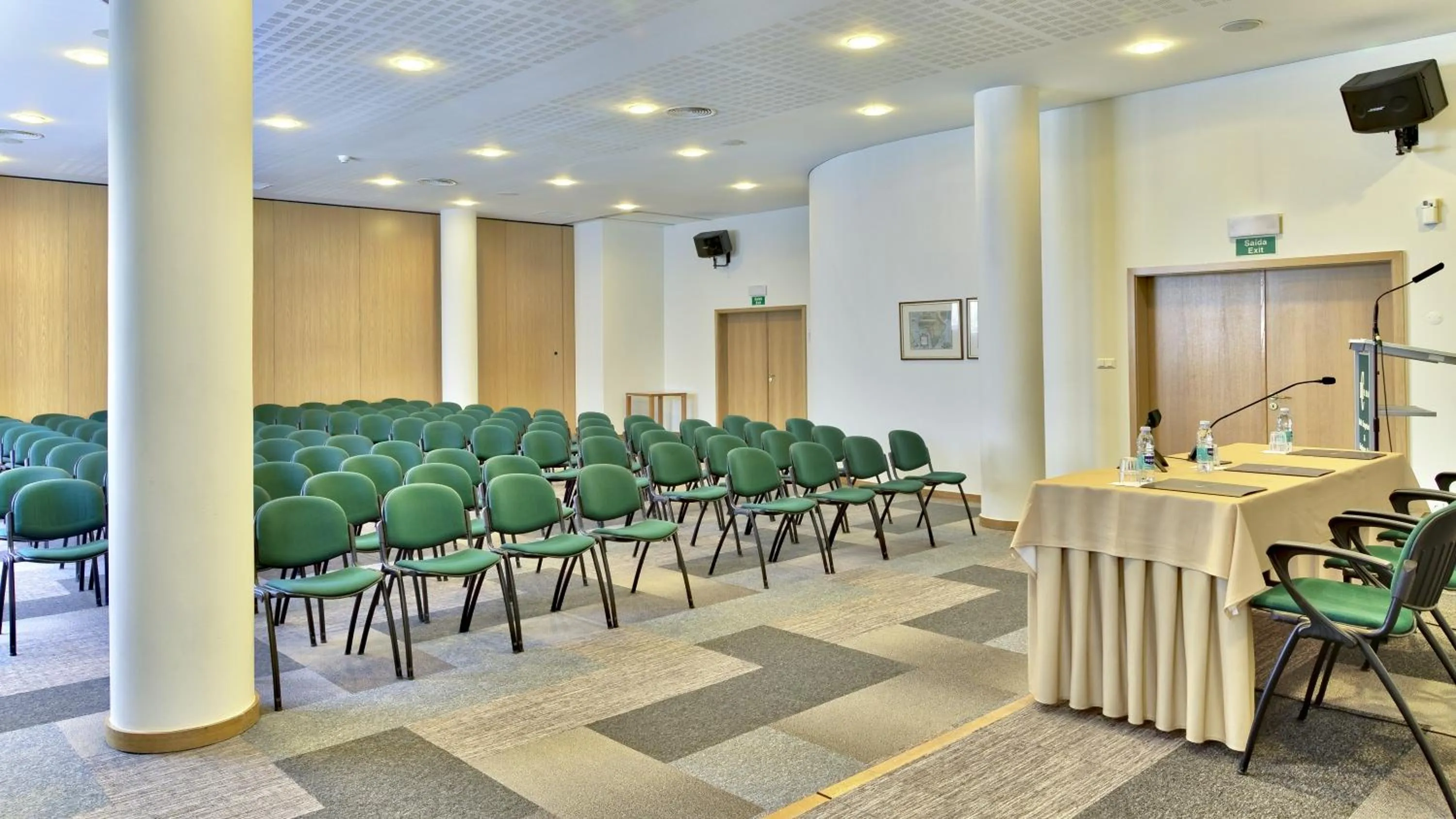 Meeting/conference room in Hotel Cinquentenario & Conference Center