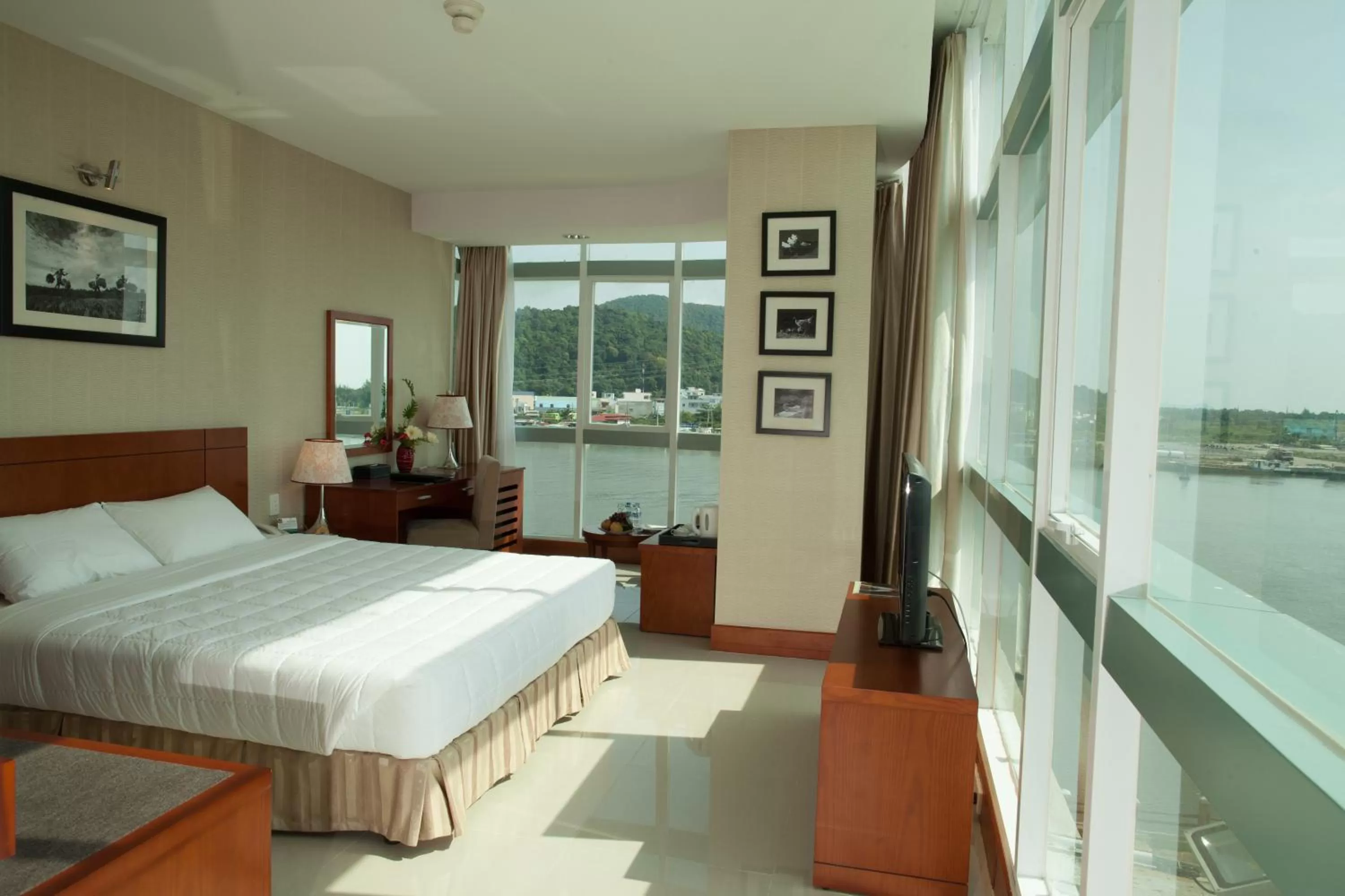 Bedroom in River Hotel