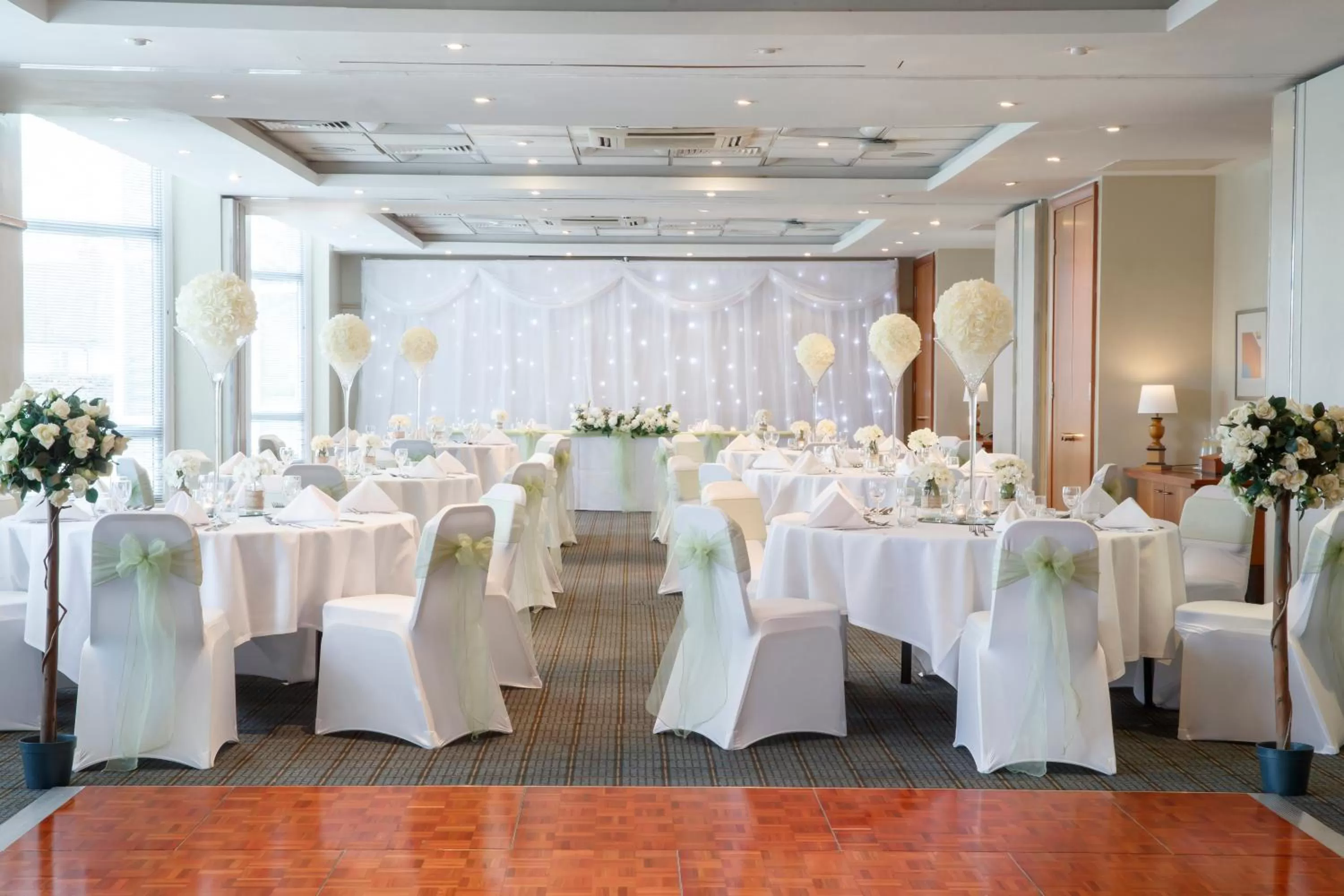 wedding in Holiday Inn Basingstoke by IHG