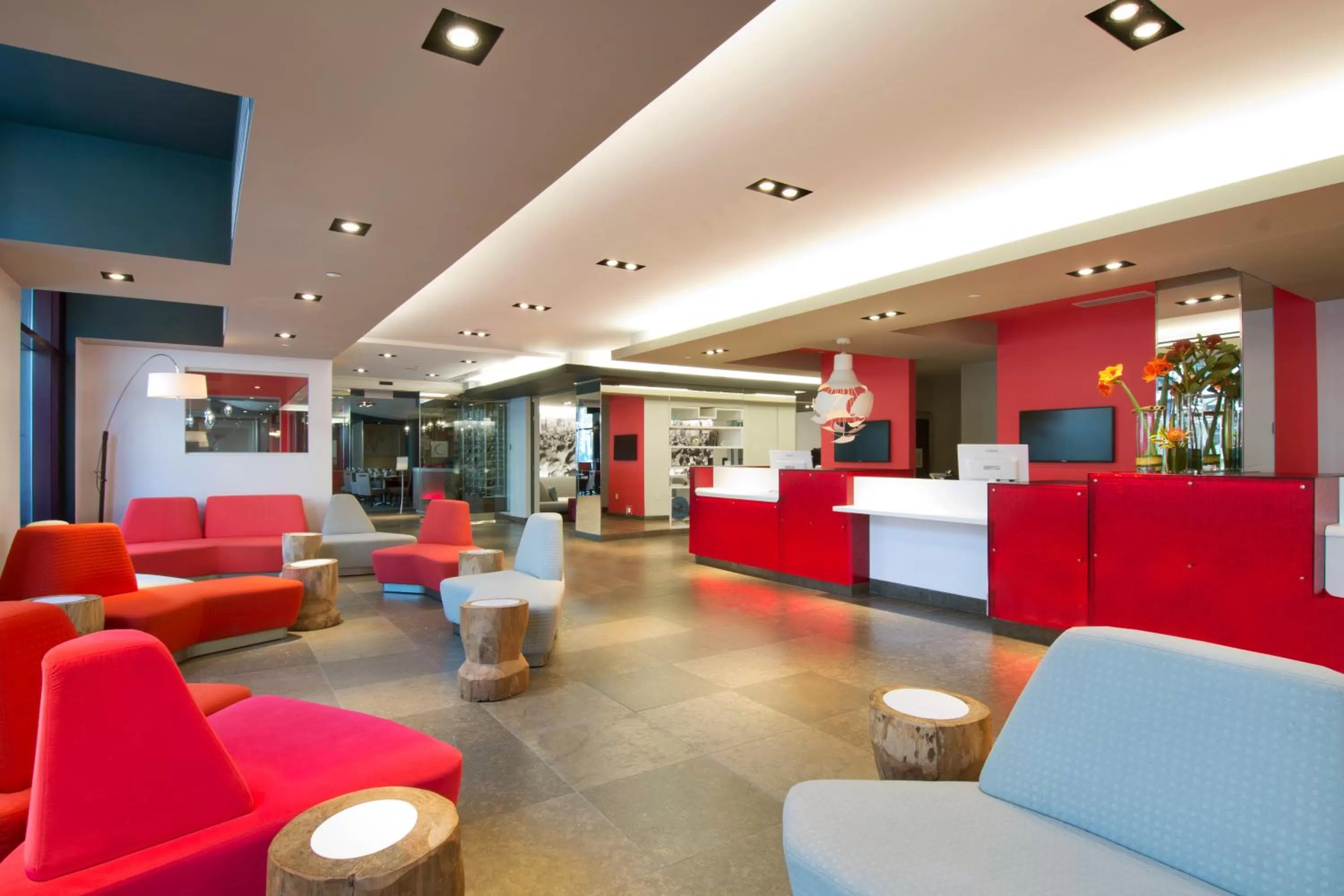Lobby or reception in Novotel Montreal Center