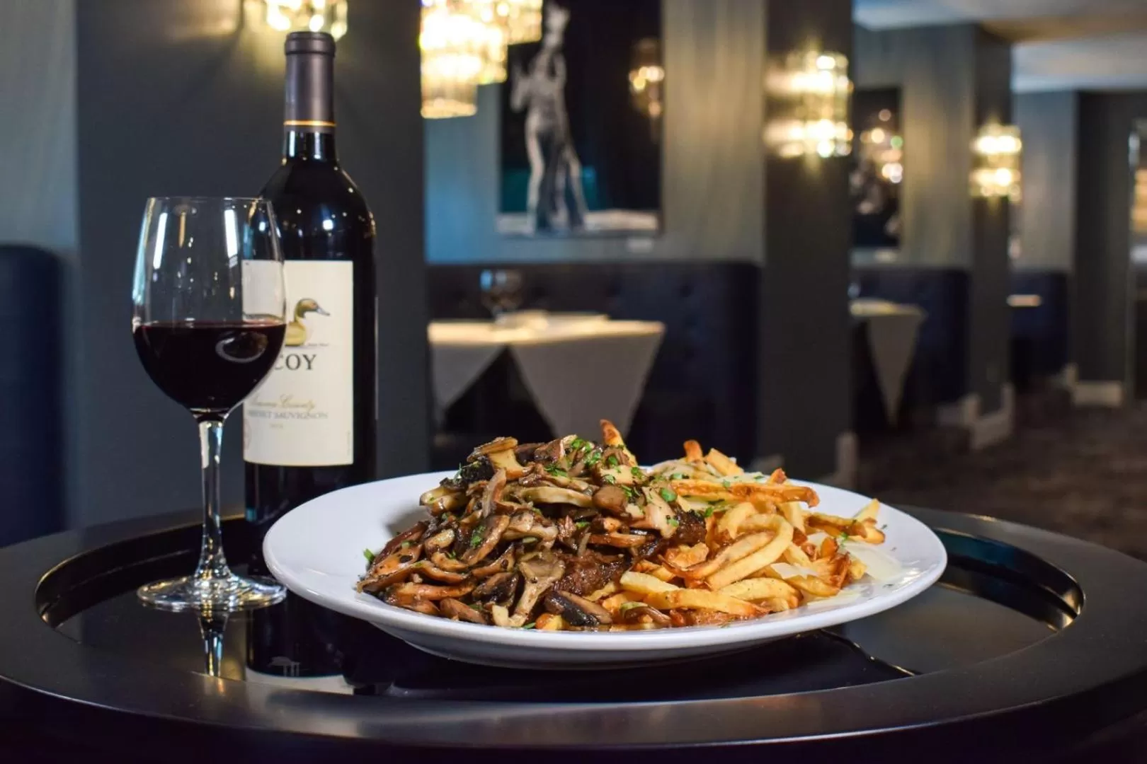 Restaurant/places to eat in Hotel Legends