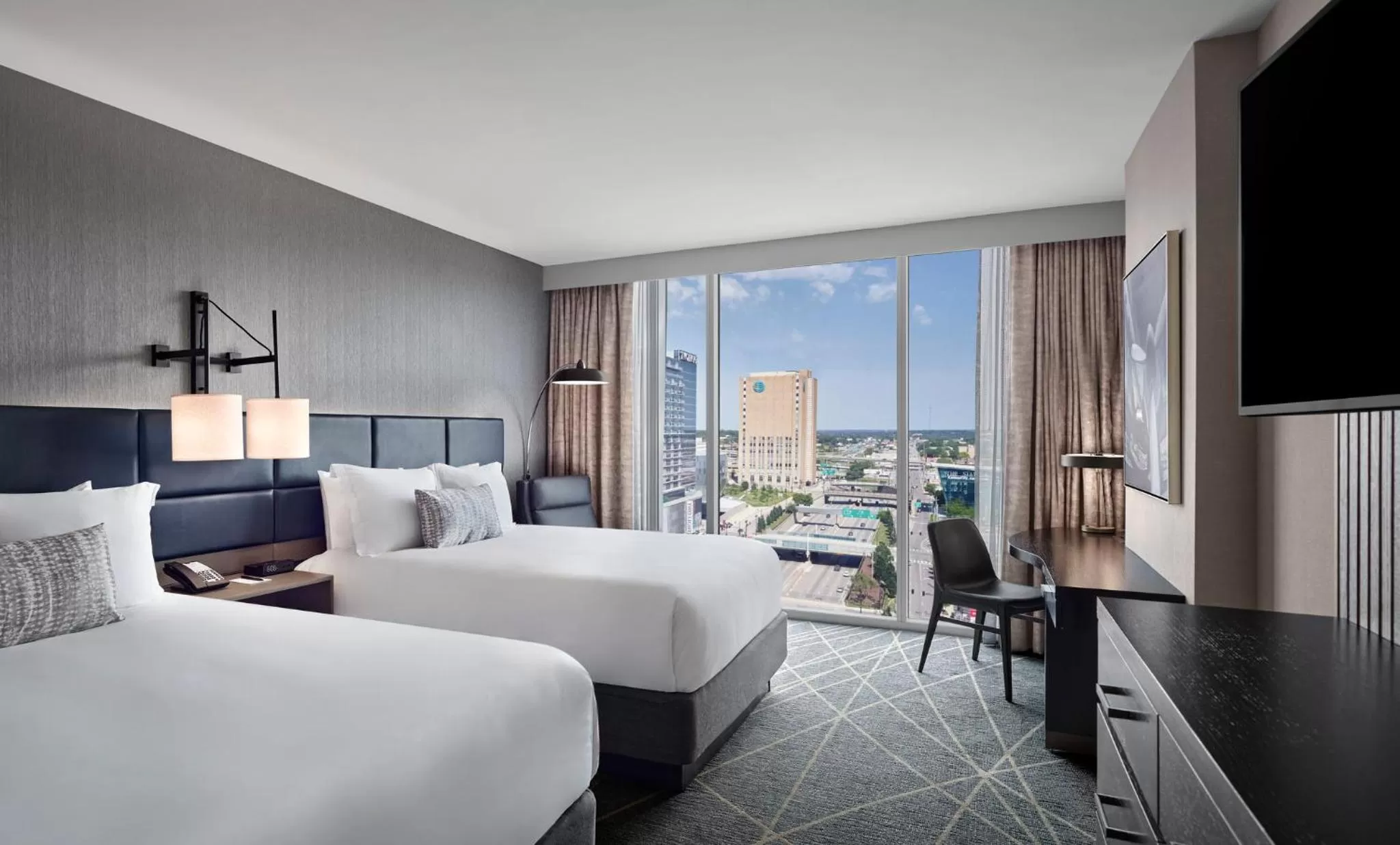 Photo of the whole room, Bed in Loews Kansas City