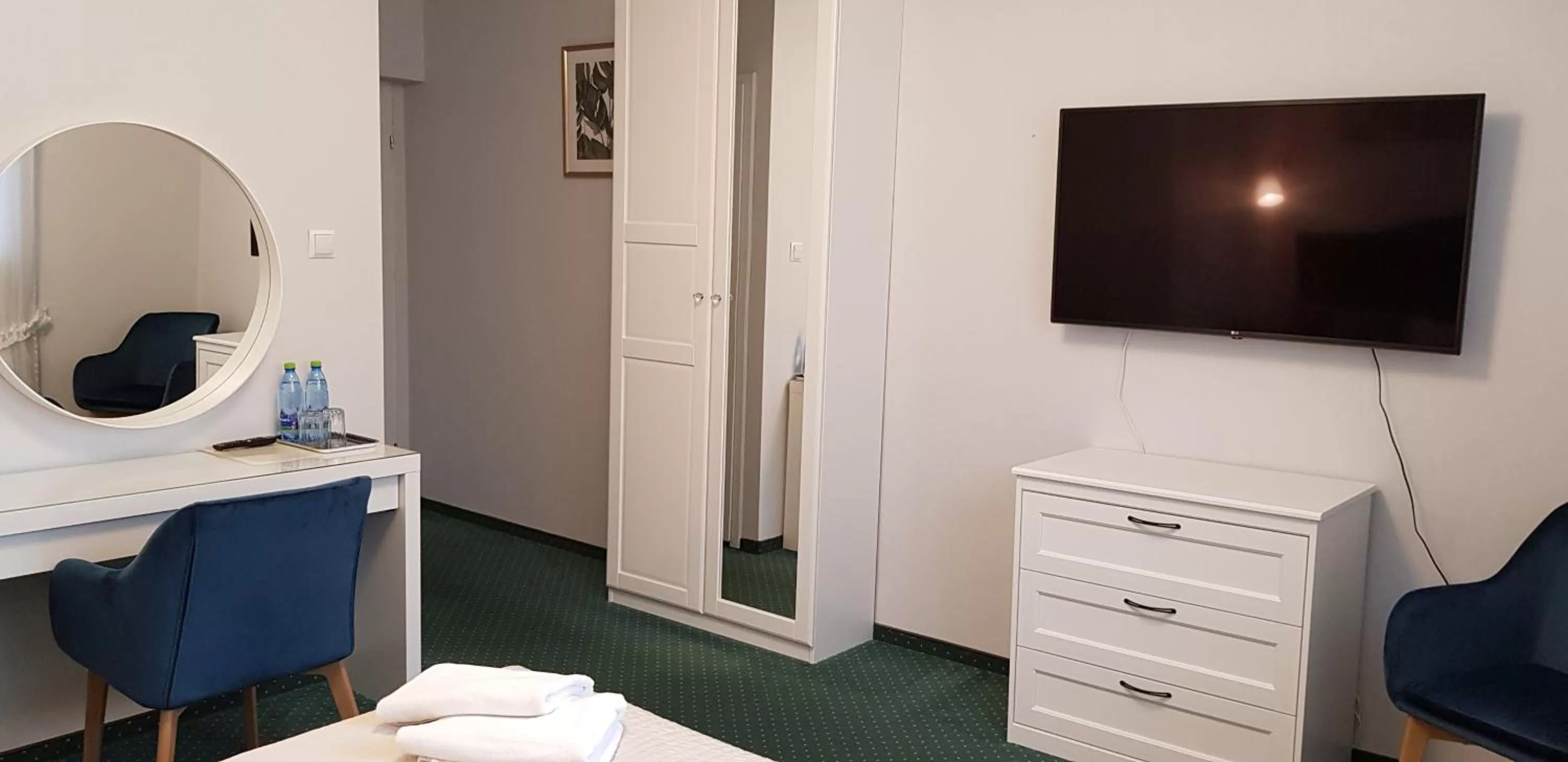 Photo of the whole room, Bed in "Arkadia"