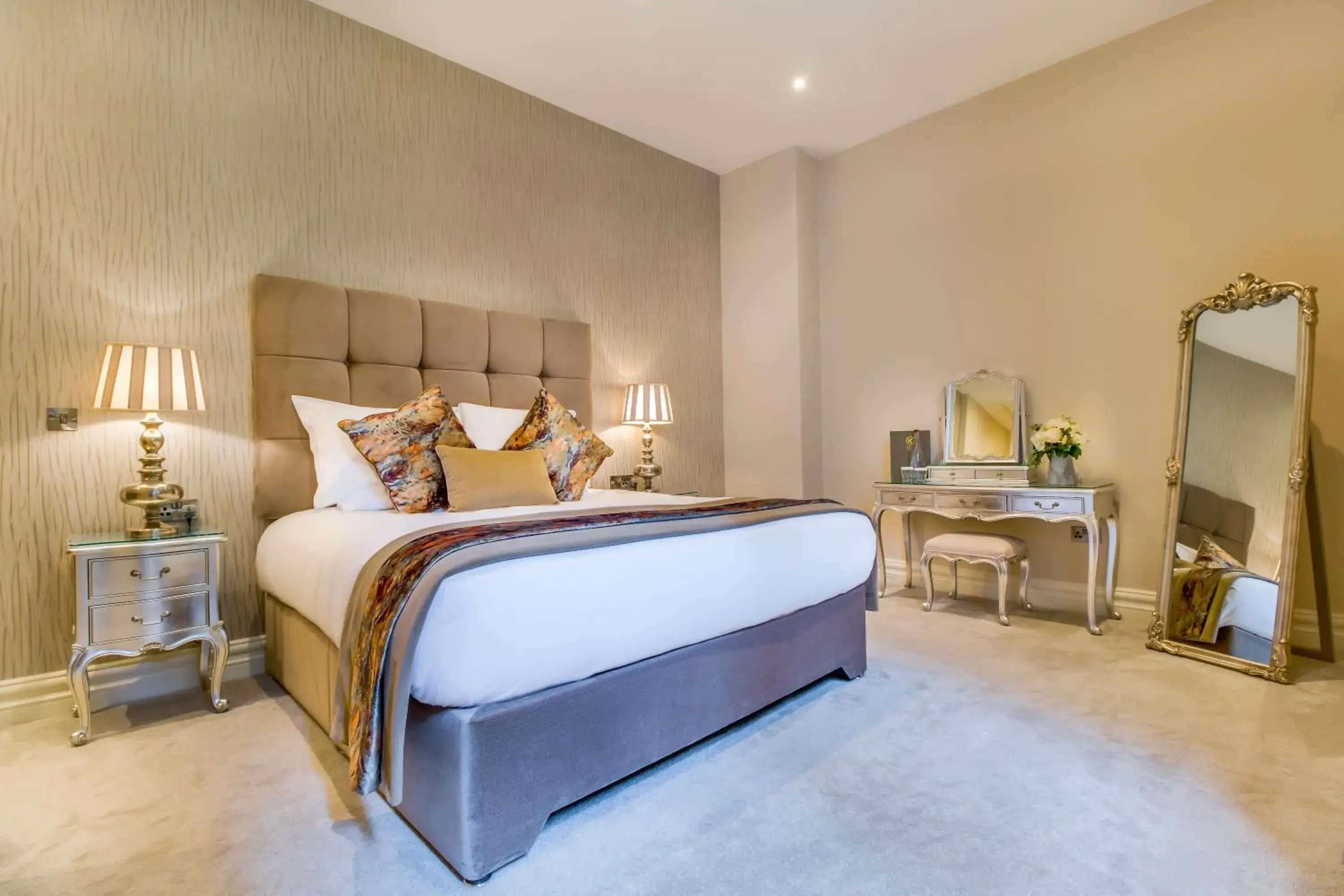 Superior Double Room in Kingston's Townhouse Superior Double Room in Kingston's Townhouse