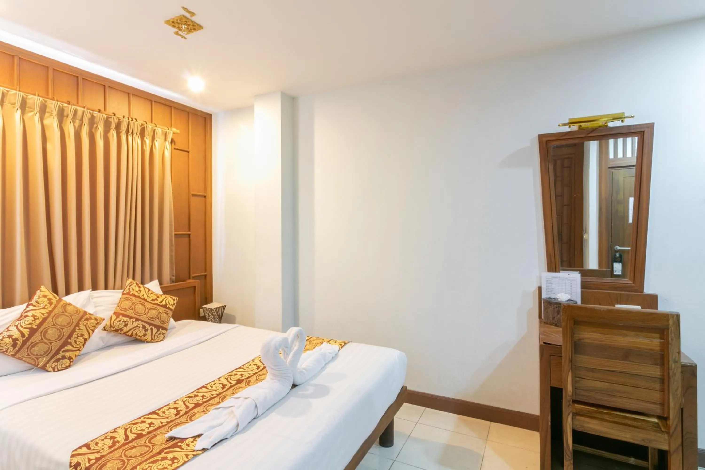 Bed in Lotus Hotel Patong