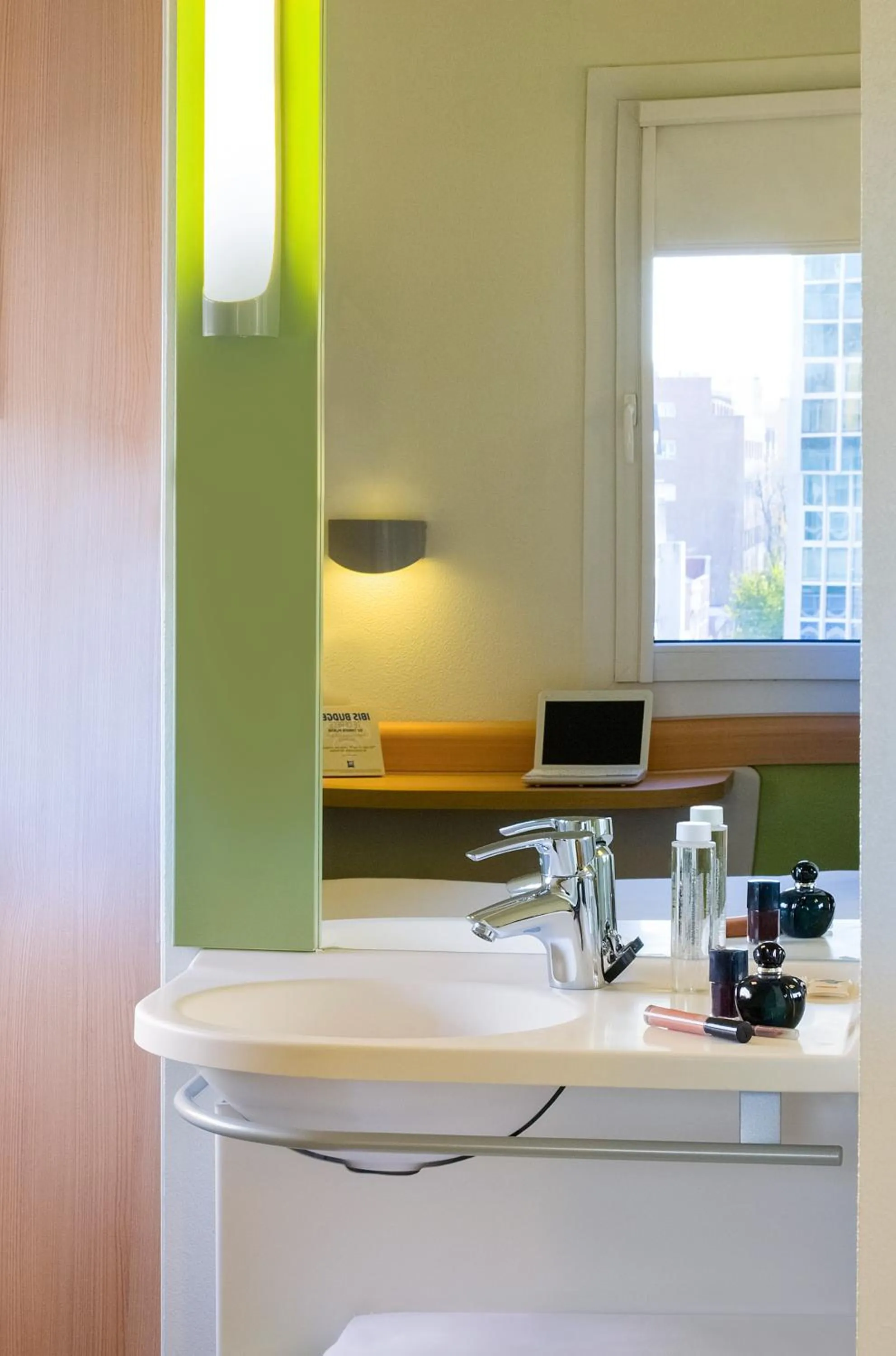 Bathroom in Ibis Budget Madrid Getafe