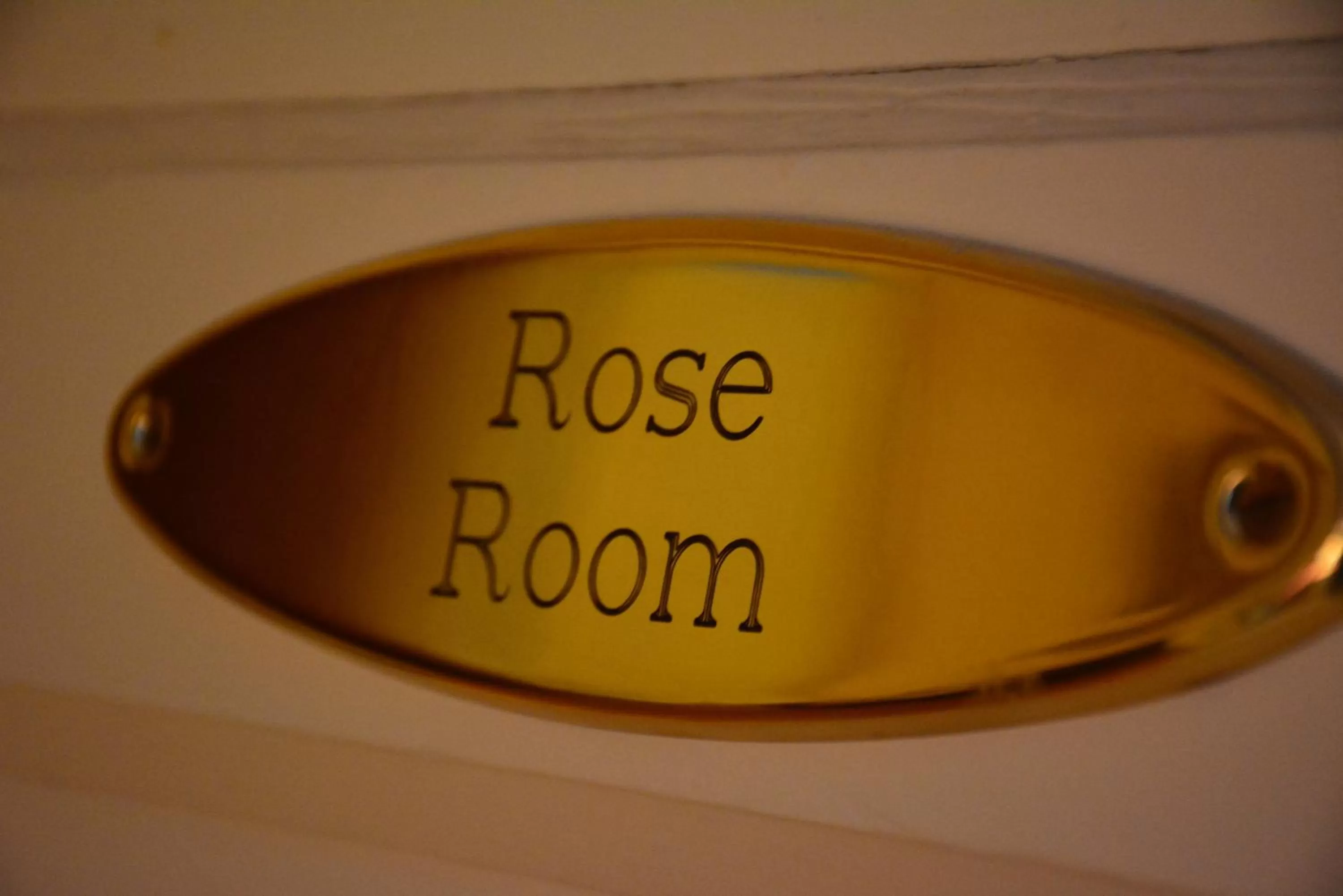 Decorative detail in Looking Glass Inn