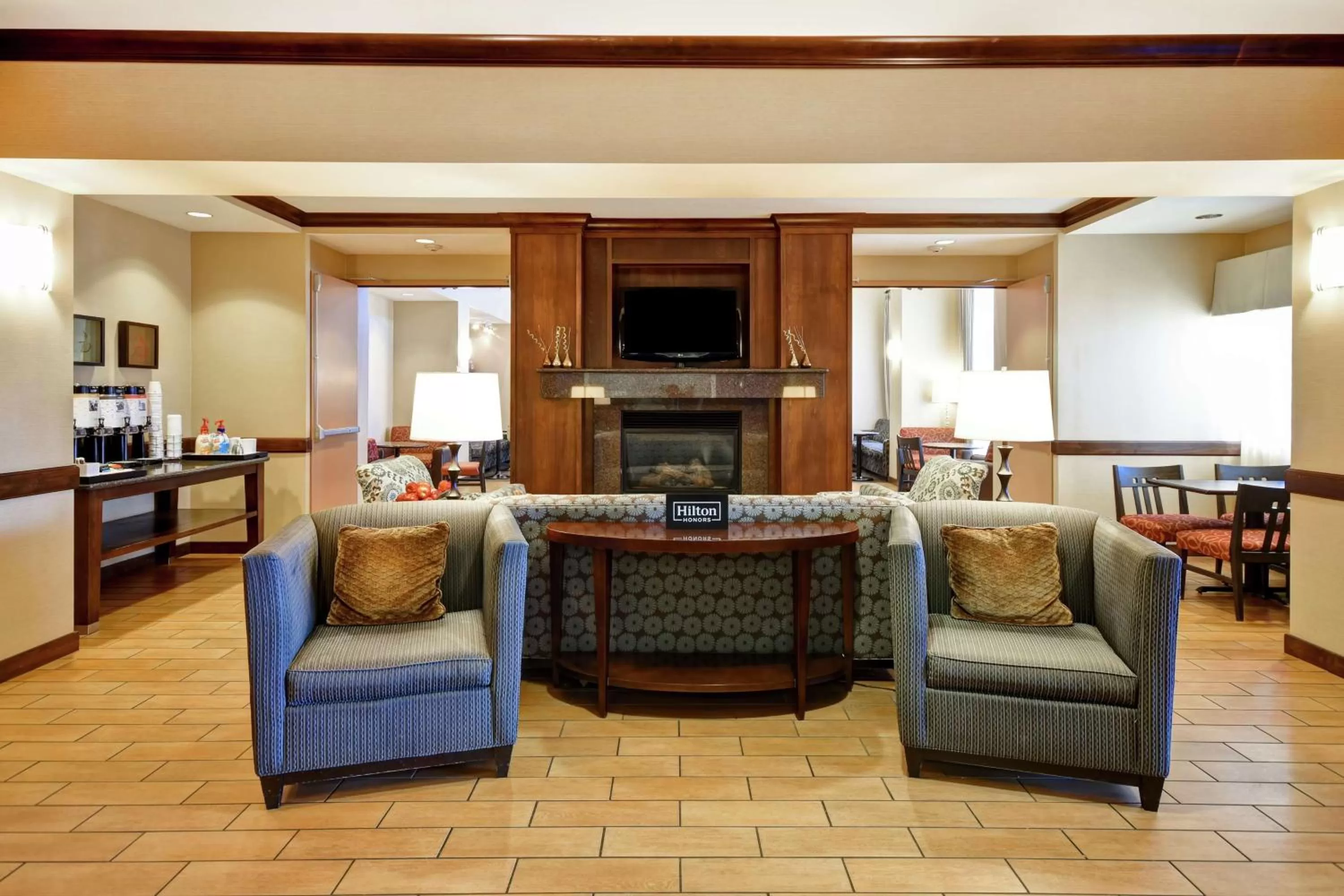 Lobby or reception in Hampton Inn & Suites Folsom