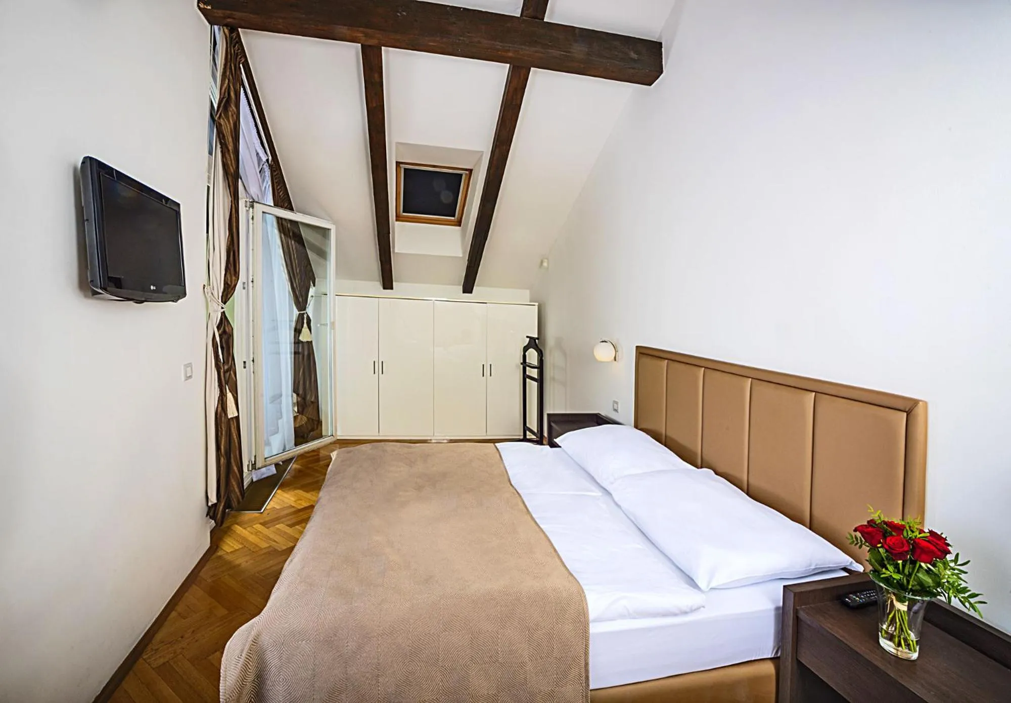 Bed in Deminka Palace