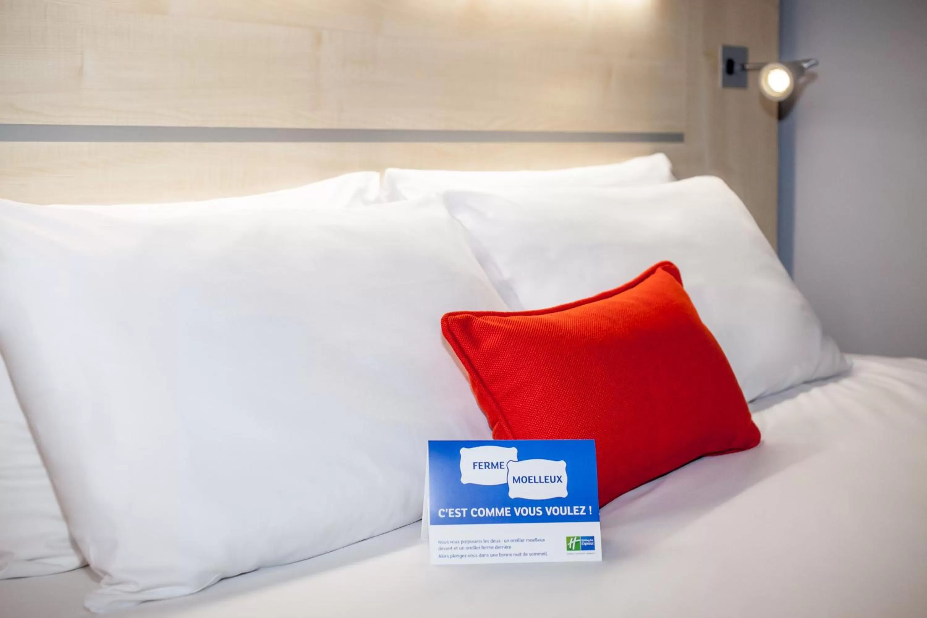 Bedroom, Bed in Holiday Inn Express Toulouse Airport by IHG