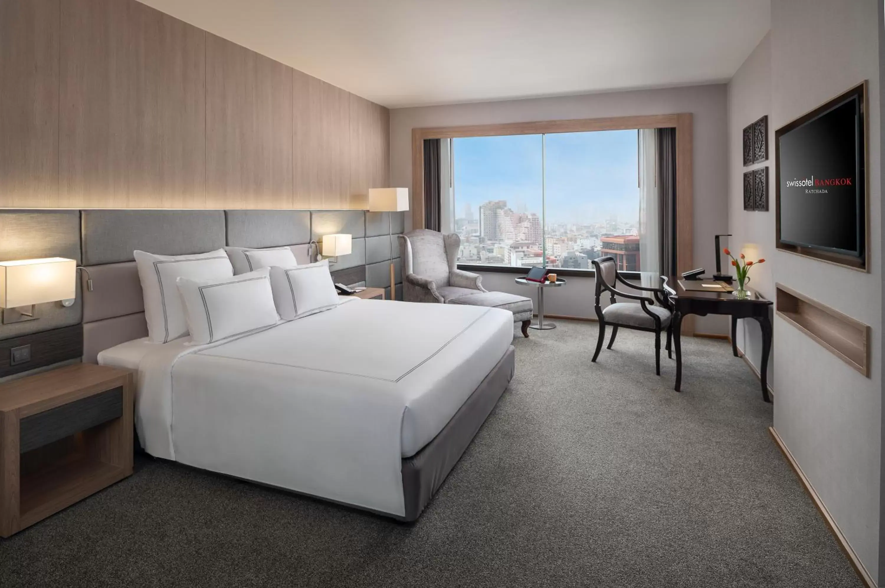 Swiss Executive in Swissotel Bangkok Ratchada Swiss Executive in Swissotel Bangkok Ratchada