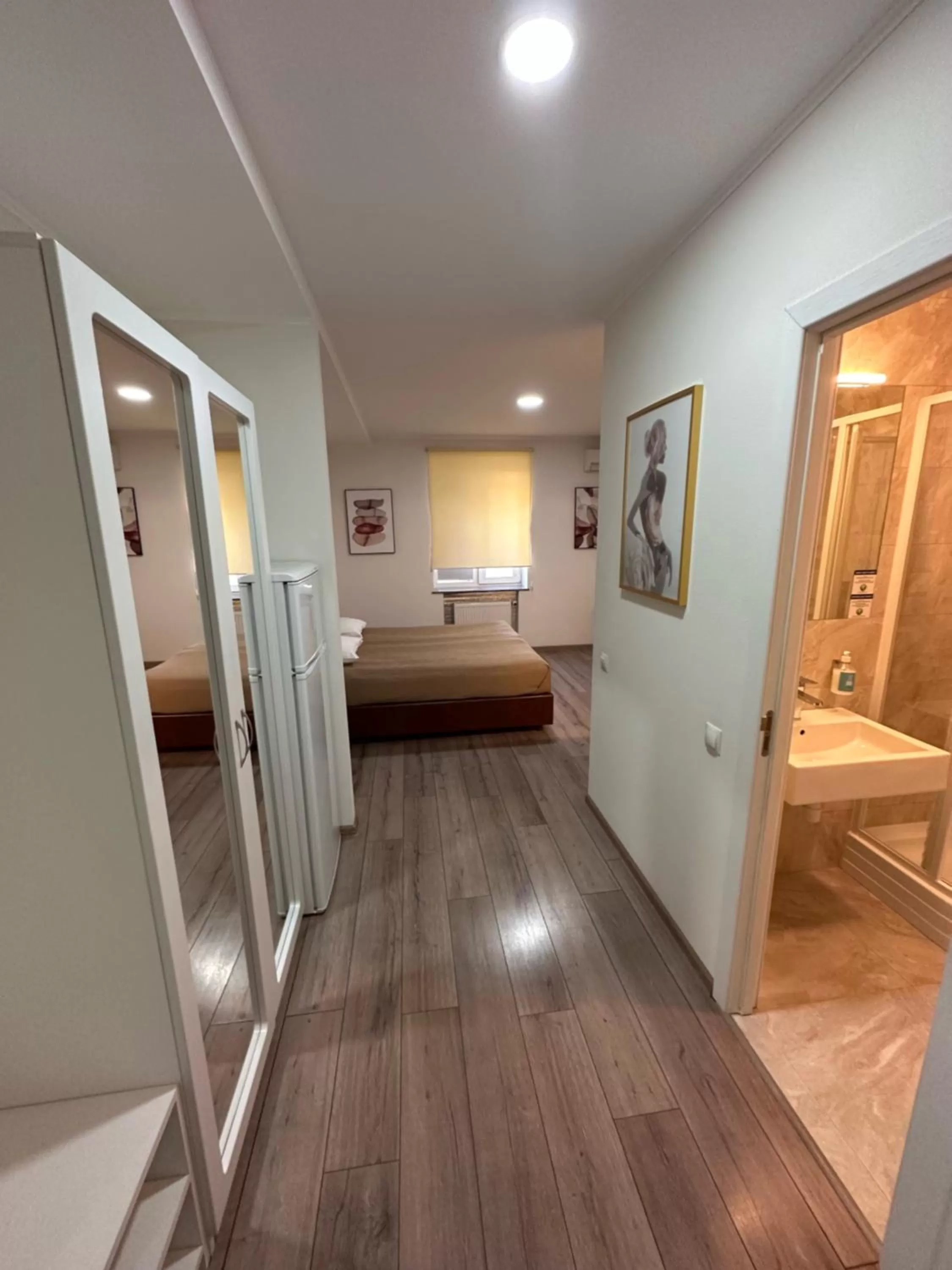 Photo of the whole room, Bed in Smart Apart