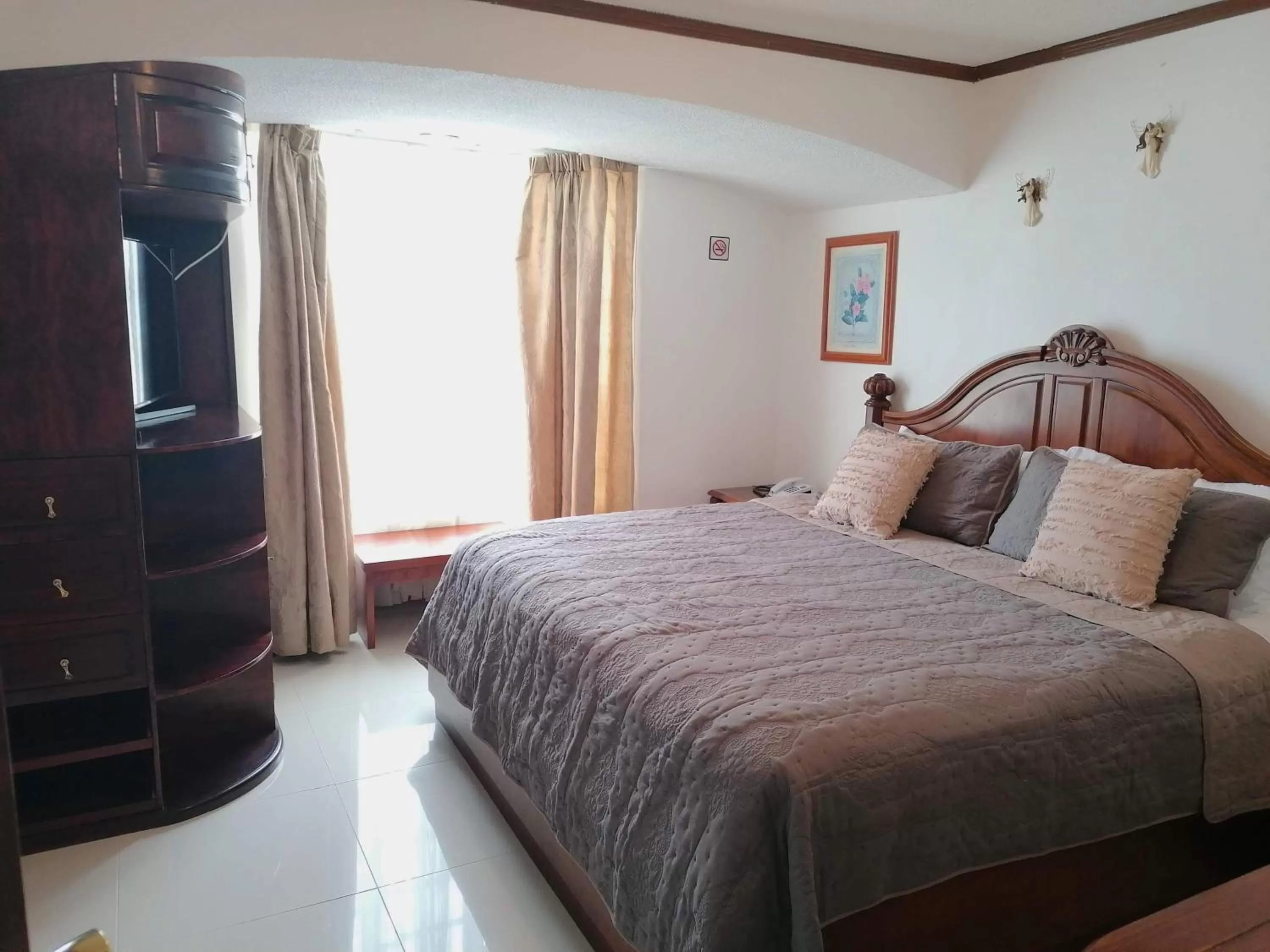 Photo of the whole room, Bed in La Aurora Hotel Like Home