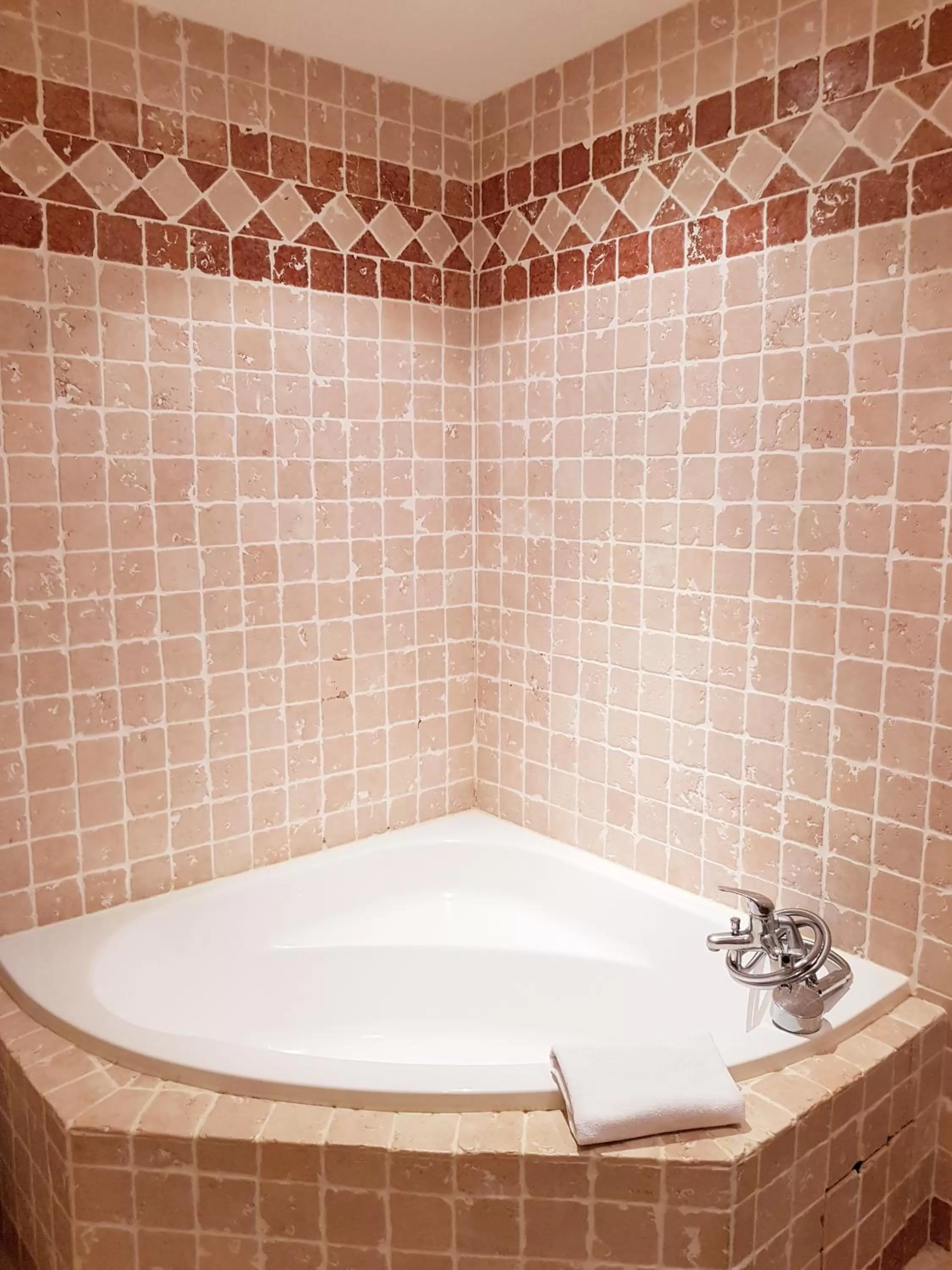 Bathroom in Hotel Restaurant Le Clos De Pradines