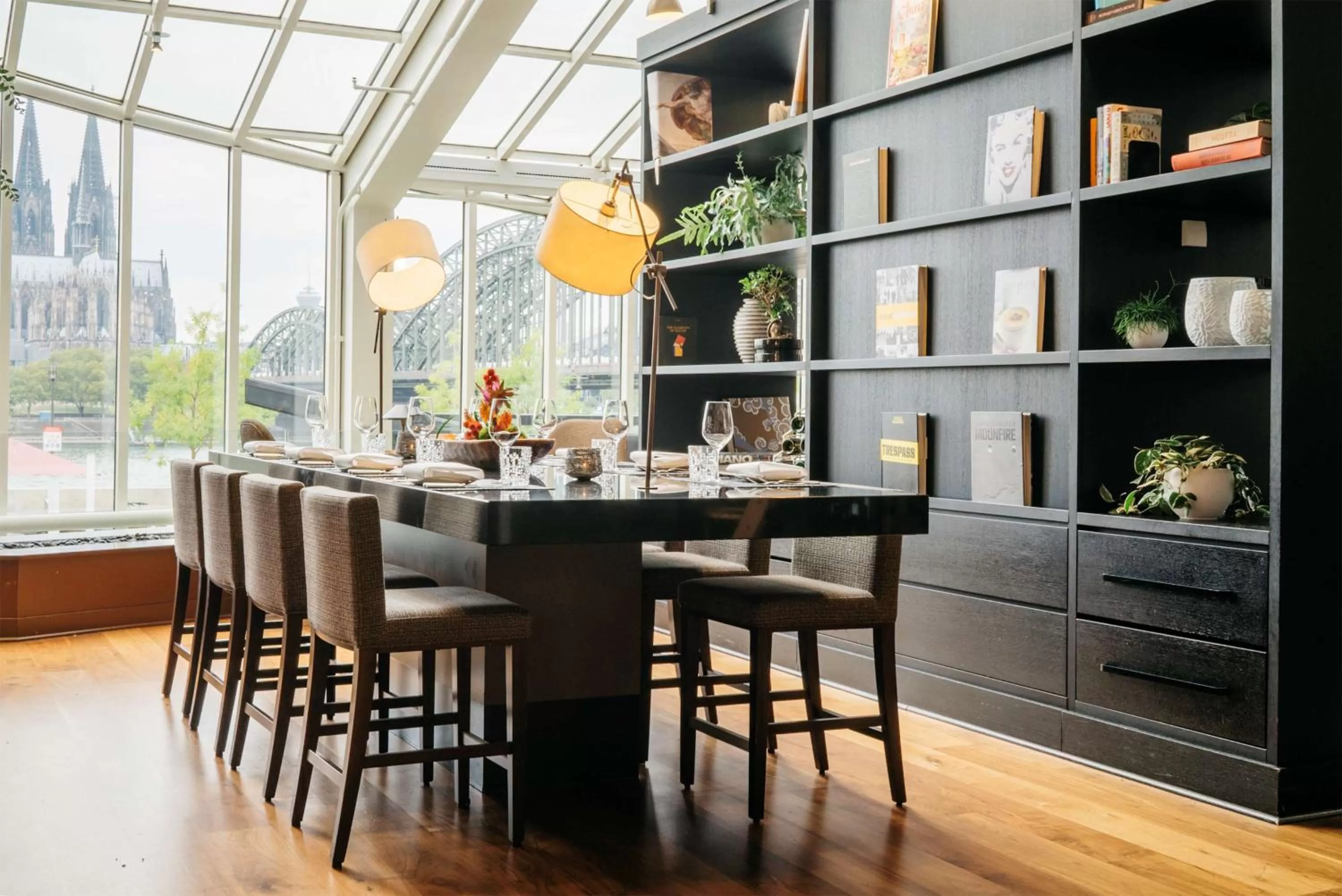 Restaurant/places to eat in Hyatt Regency Köln