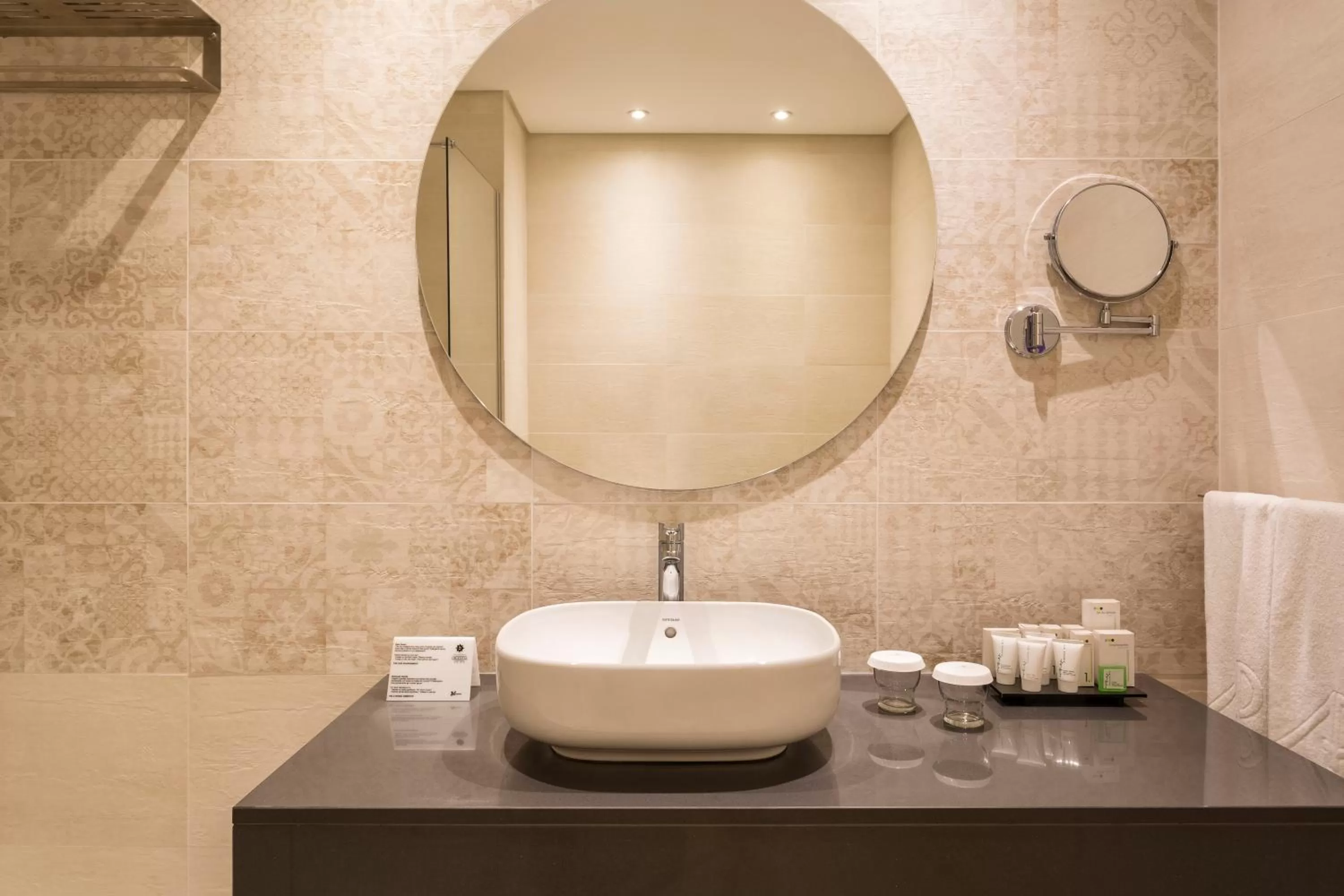 Bathroom in AP Oriental Beach - Adults Friendly