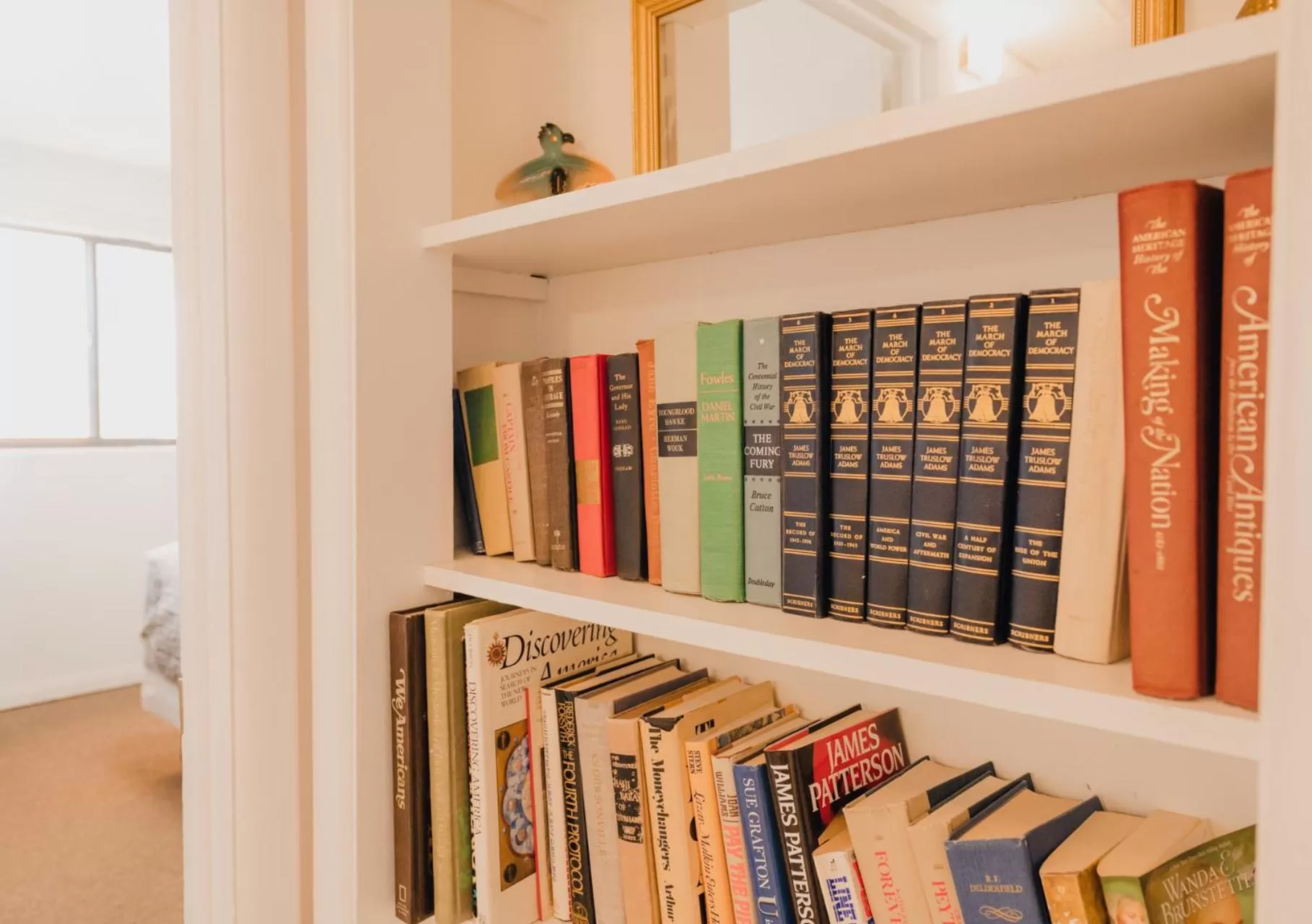 Library in 1 or 3 Bedroom Apartment with Full Kitchen