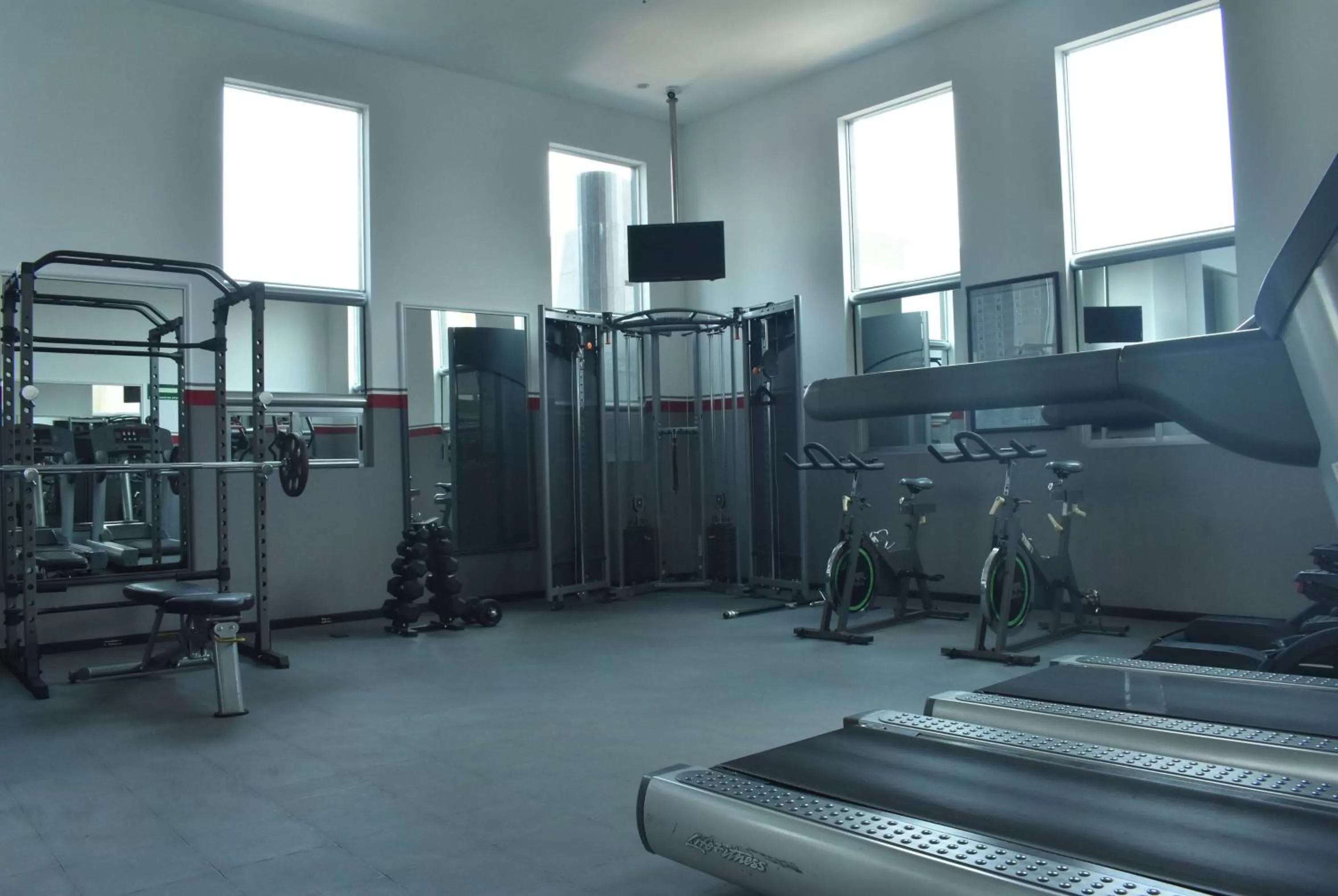 Fitness centre/facilities in Ramada by Wyndham Mexico City Santa Fe