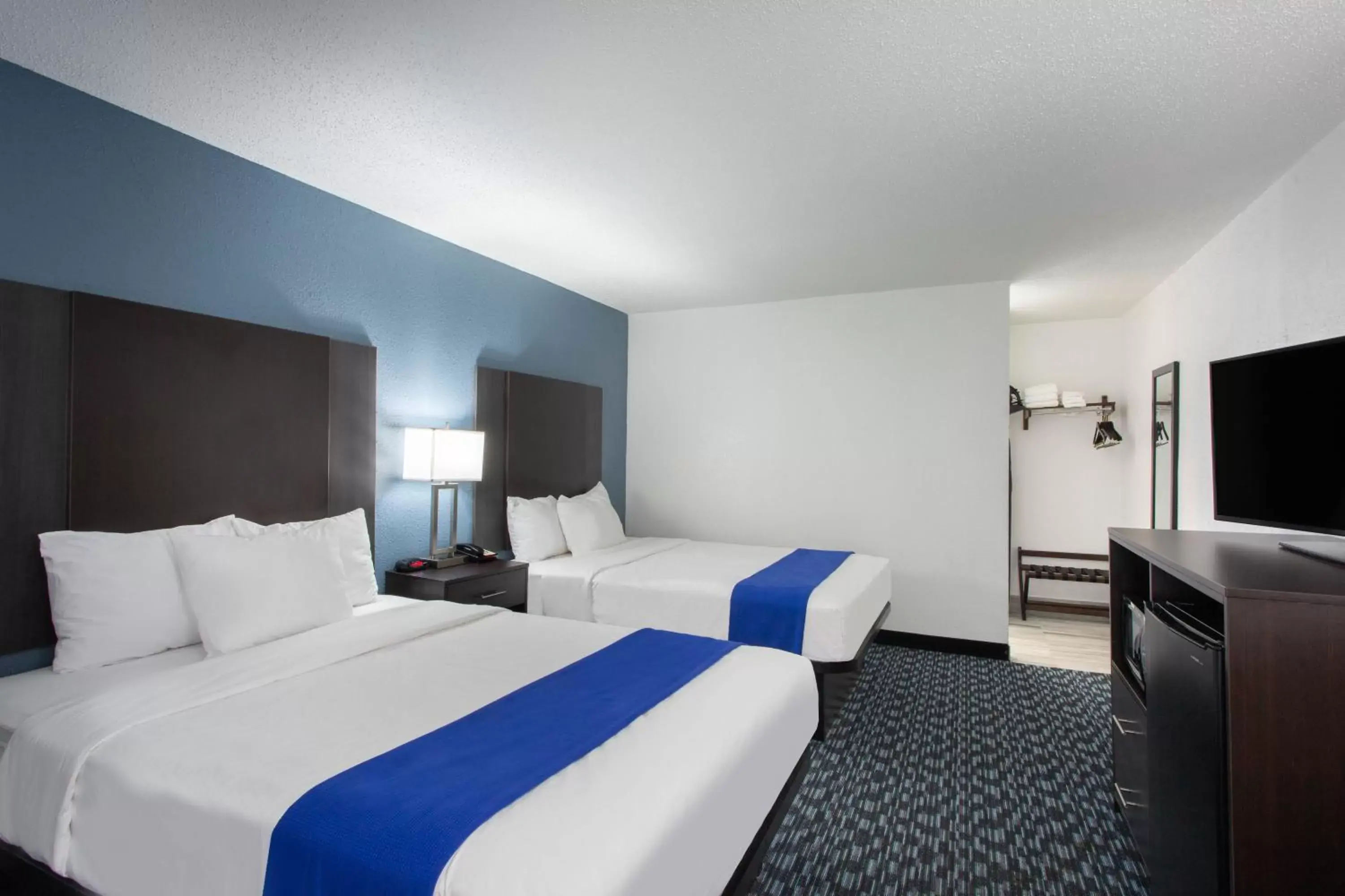 Double Room with Two Double Beds - single occupancy - Non-Smoking in Baymont by Wyndham Charlotte University Double Room with Two Double Beds - single occupancy - Non-Smoking in Baymont by Wyndham Charlotte University