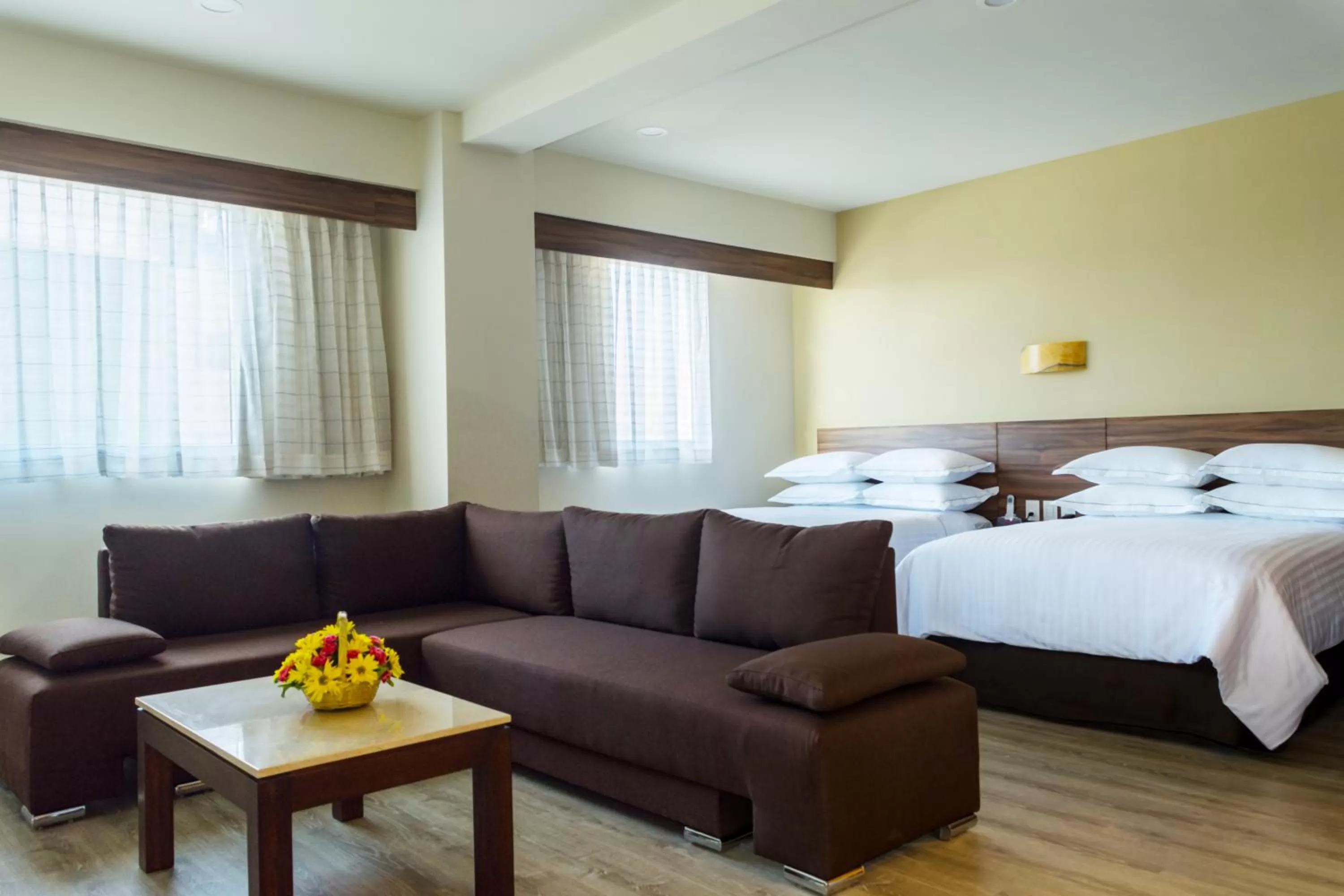 Photo of the whole room, Bed in Crown Victoria Hotel