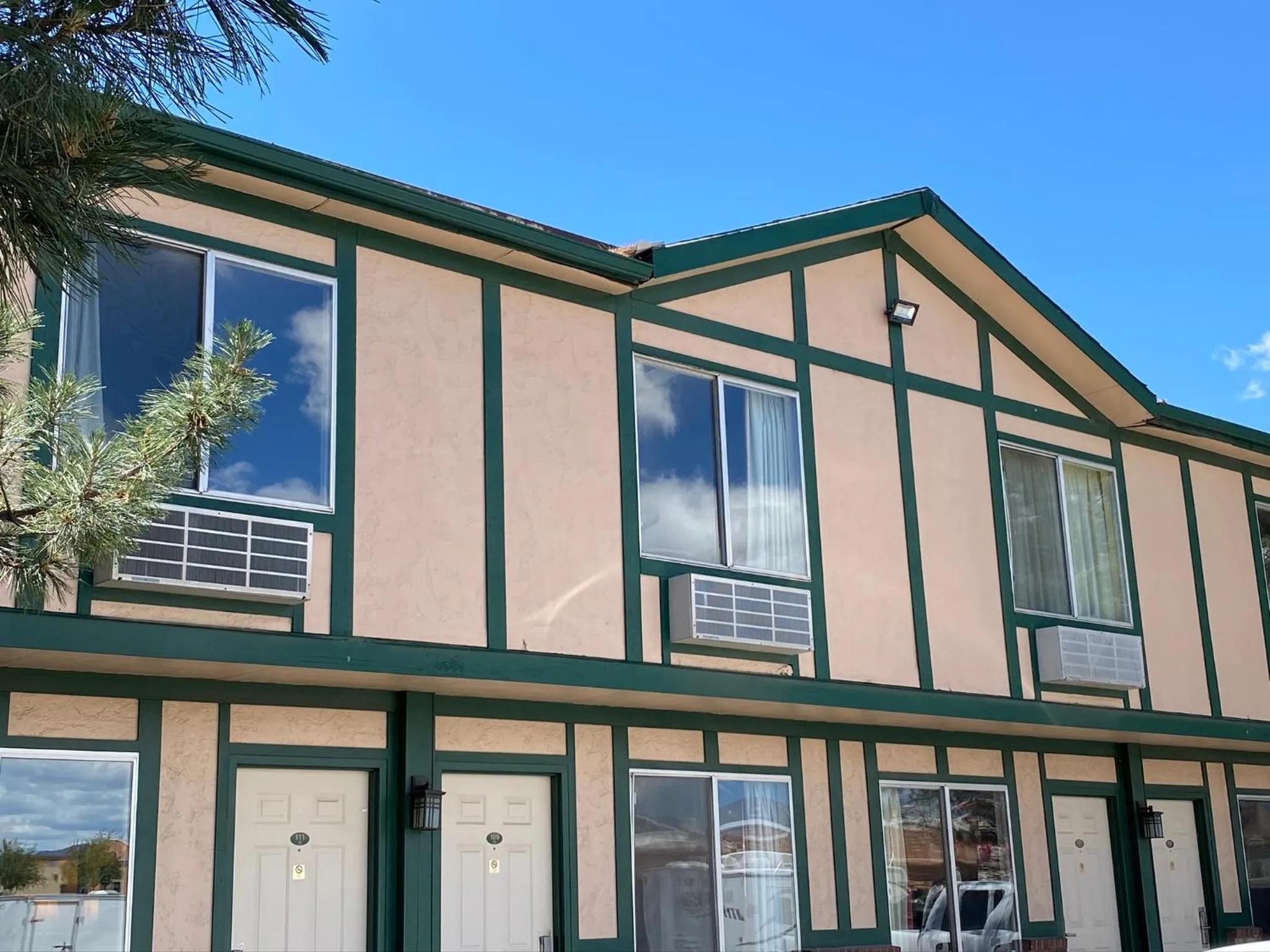 Floor plan in National 9 Inn Price