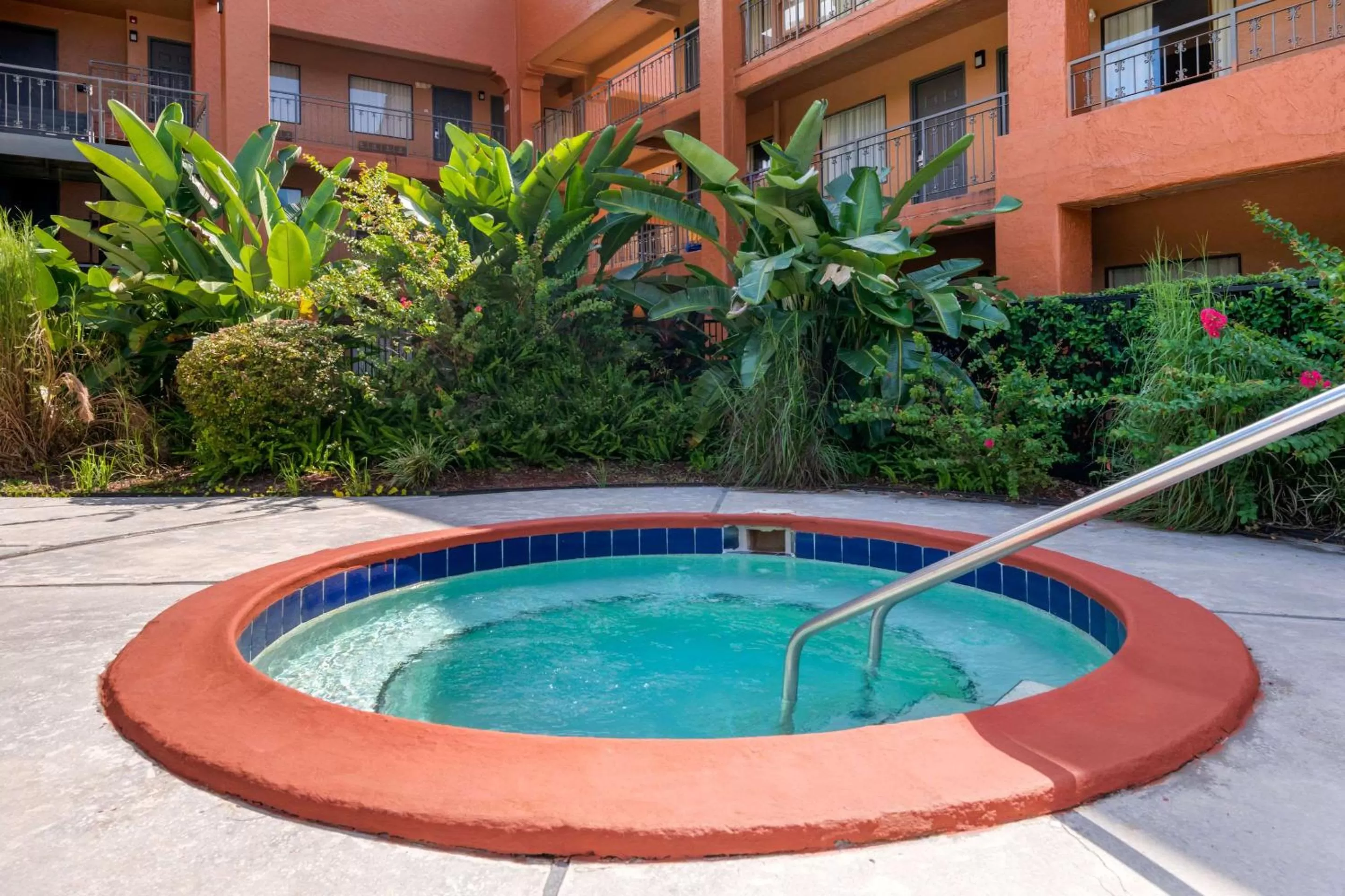Swimming pool in Quality Inn & Suites Jacksonville-Baymeadows