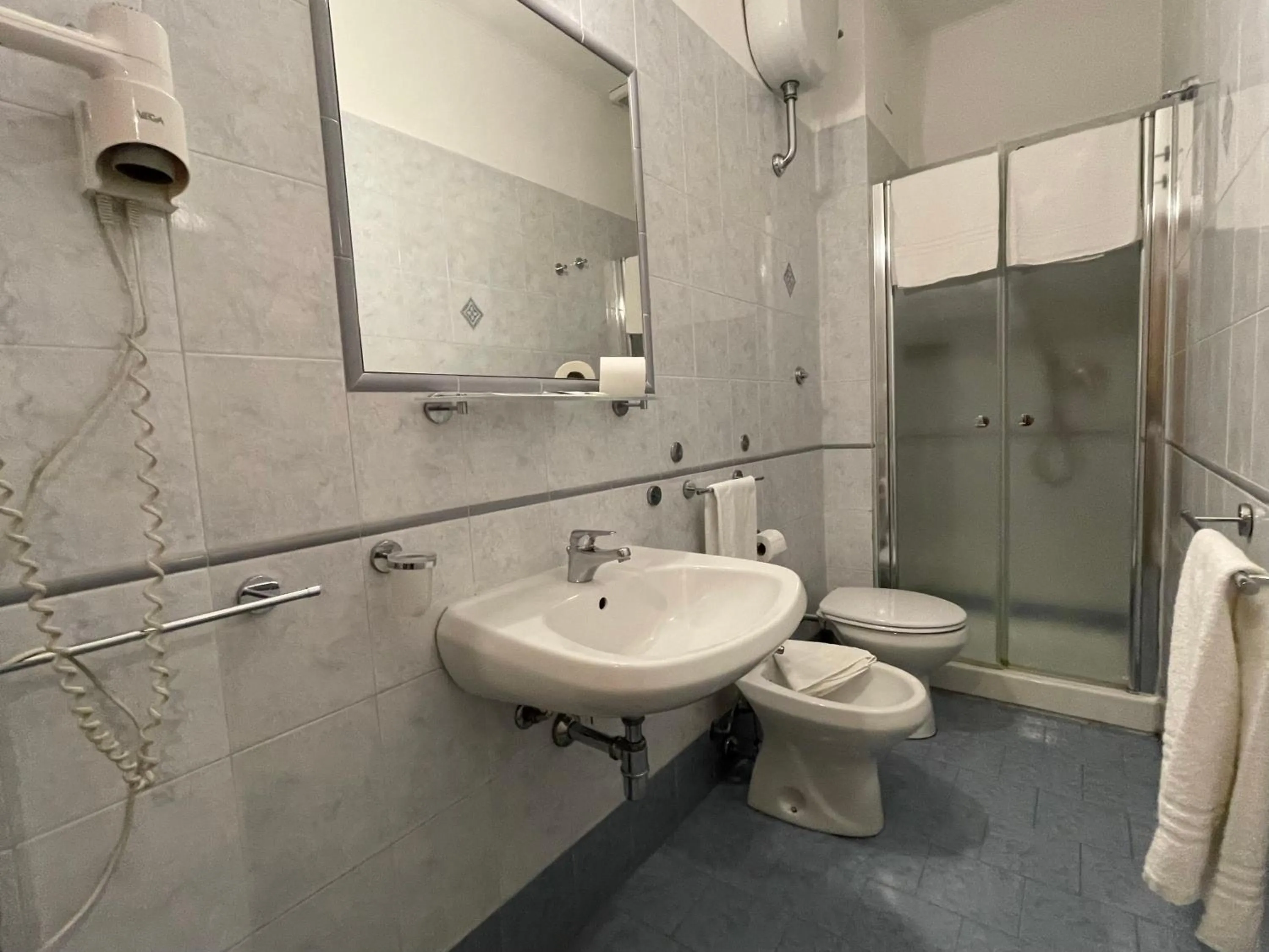 Bathroom in Hotel Leopolda