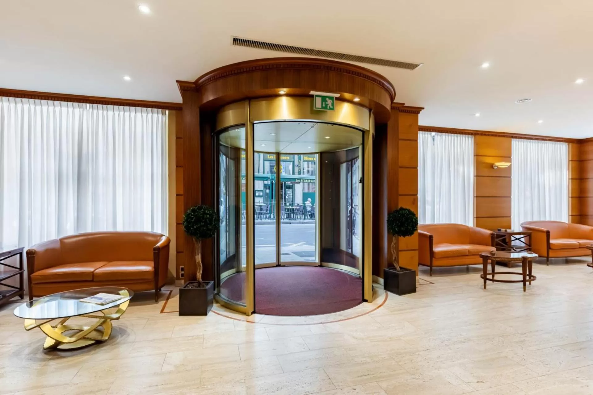 Lobby or reception in Hotel Strasbourg