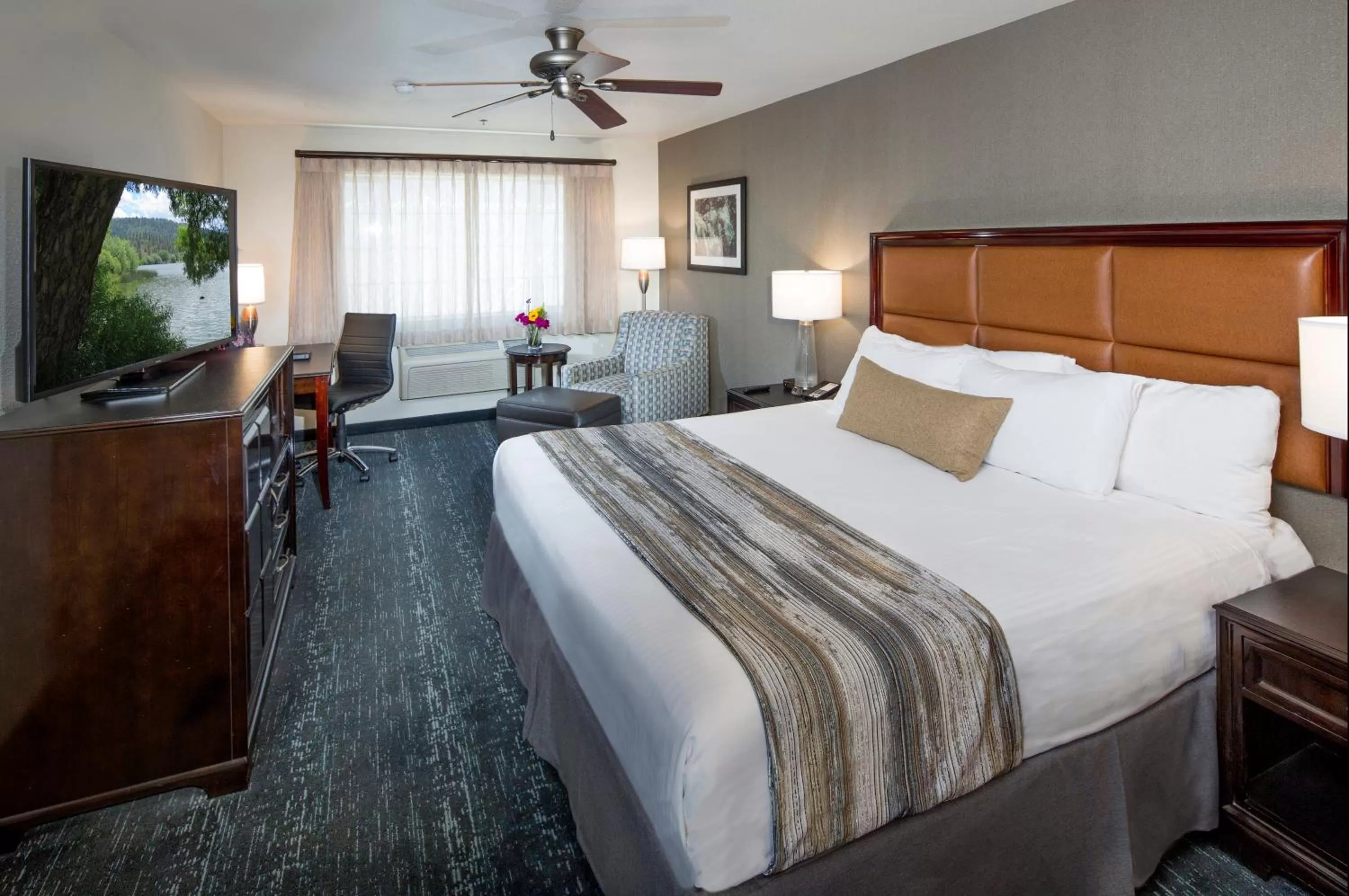 Photo of the whole room, Bed in Granzella's Inn