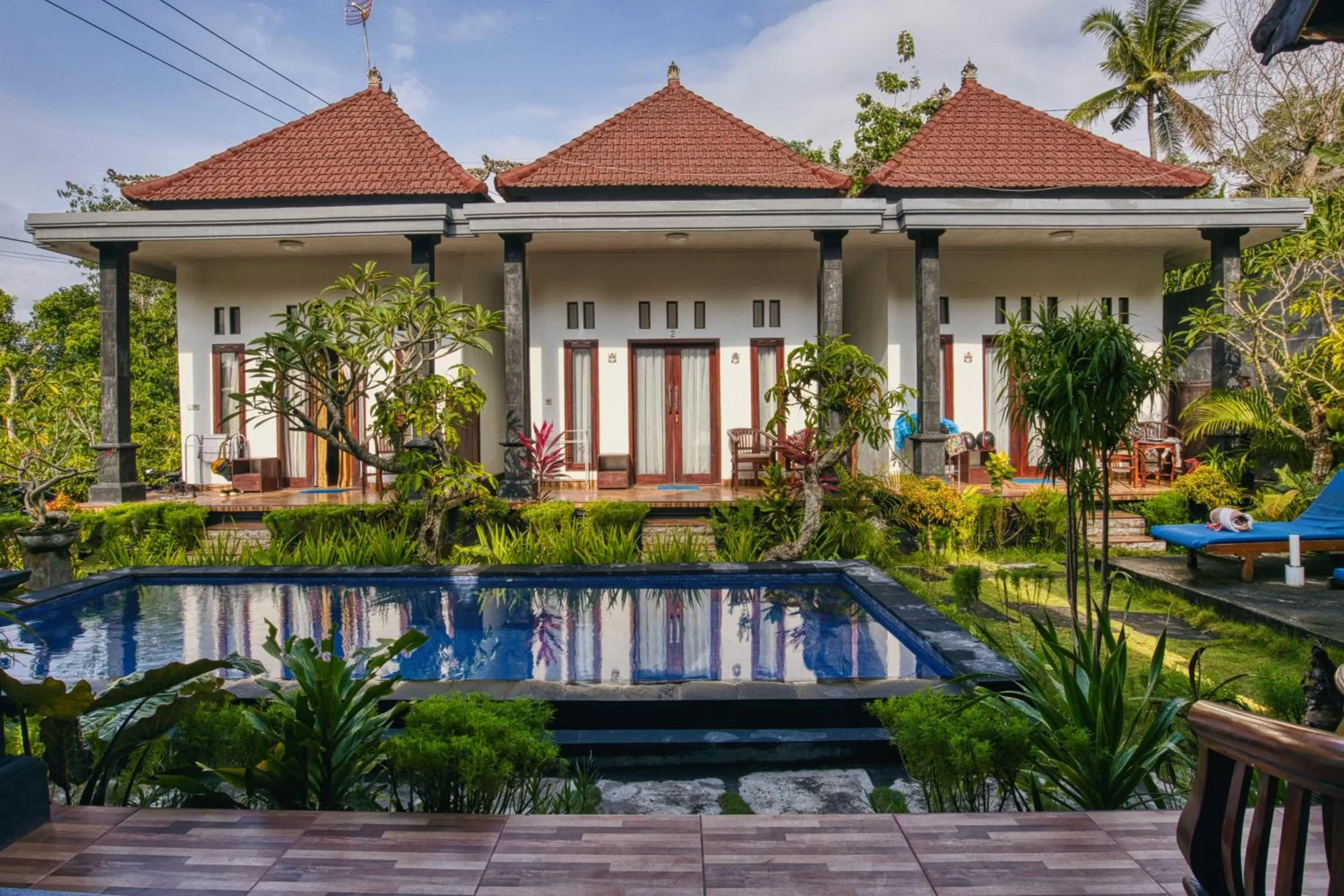 Property building in Toro Cottage