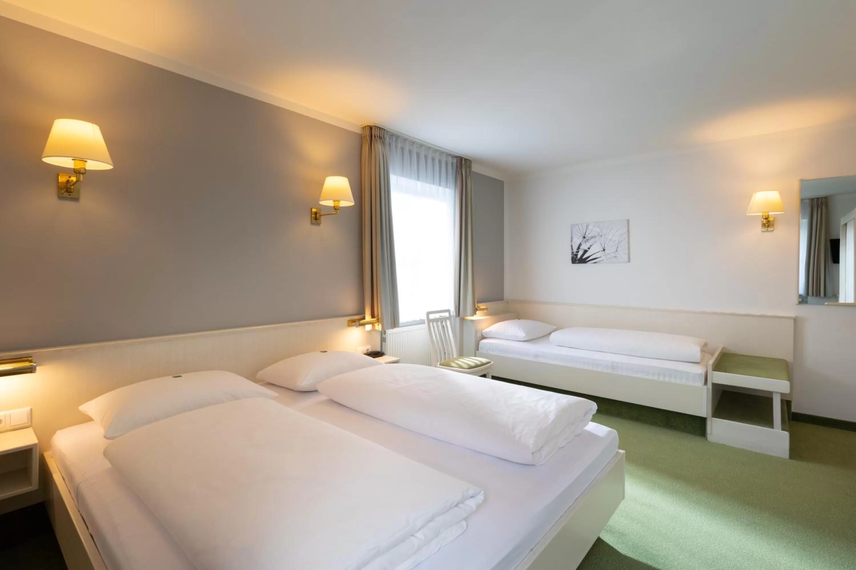 Bed in Landhotel Restaurant Huberhof Allershausen