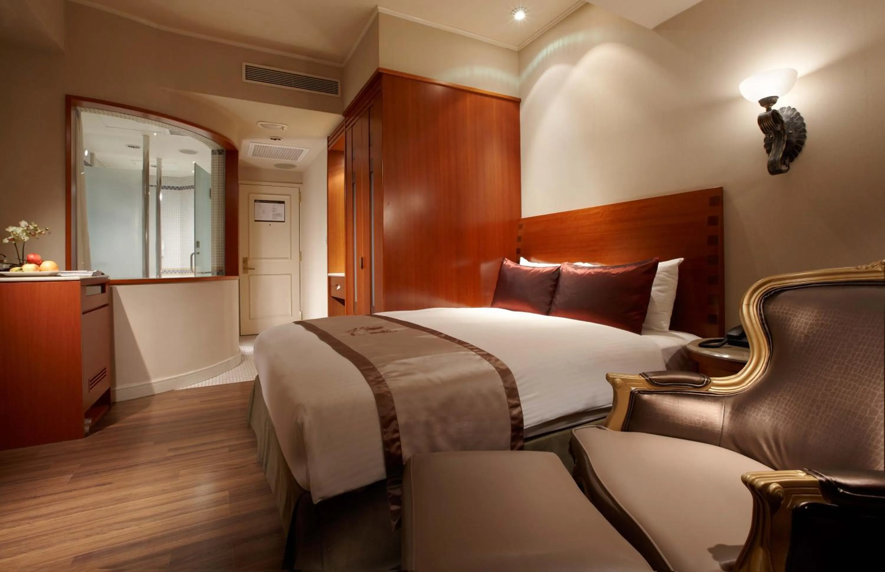 Photo of the whole room, Bed in Hualien Charming City Hotel