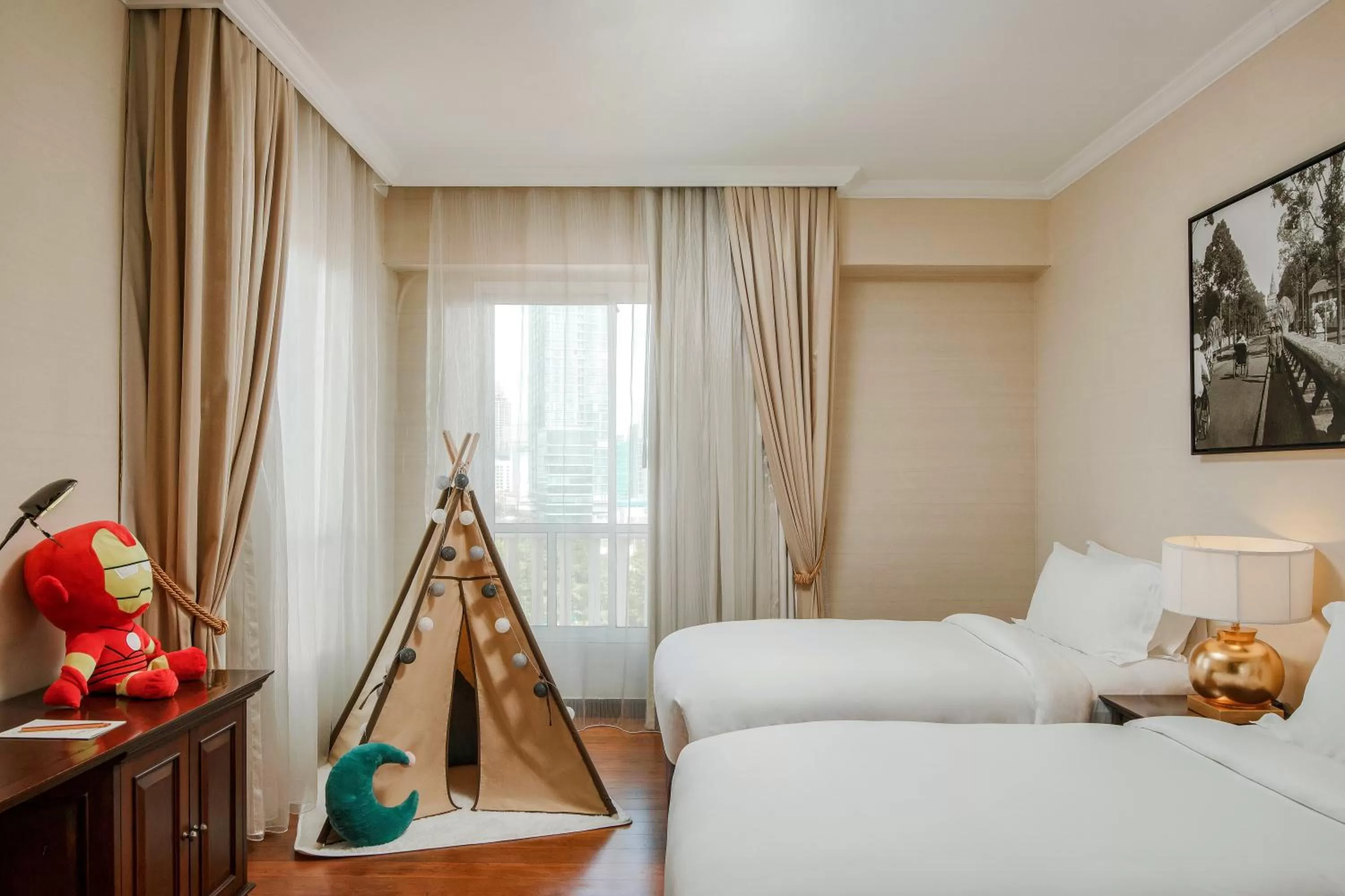 Bedroom, Bed in Sofitel Phnom Penh Phokeethra