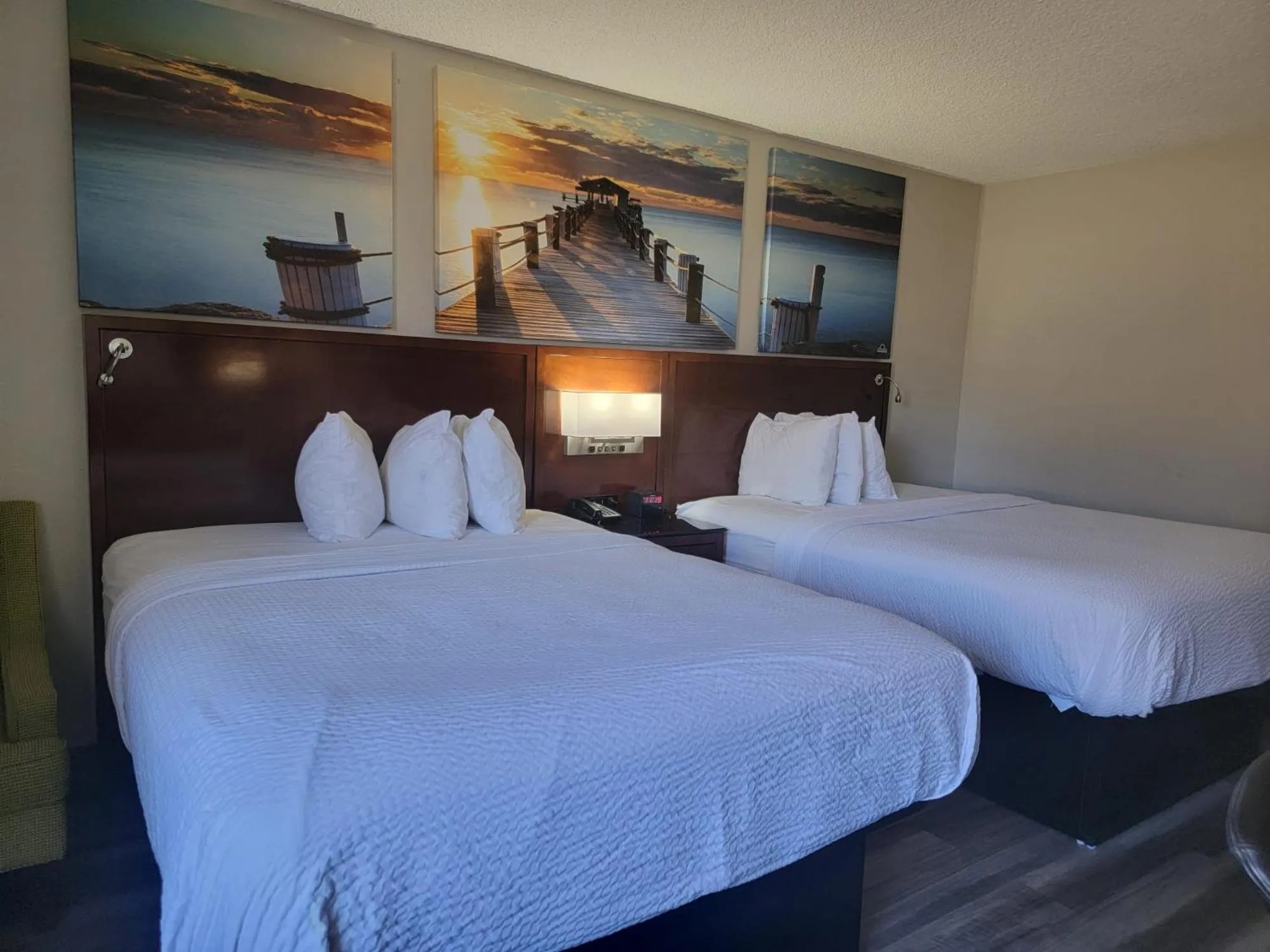 Bed in Executive Inn & Suites