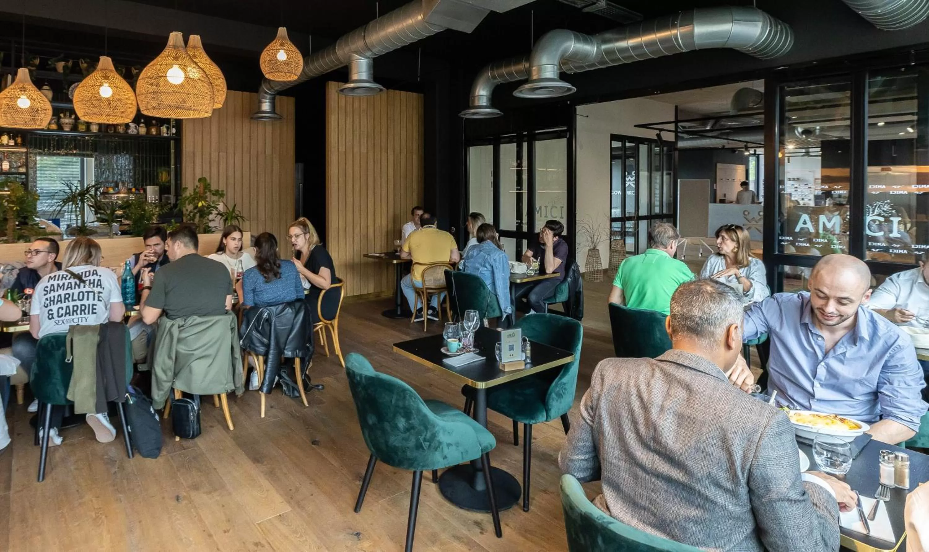 Restaurant/places to eat in Coloft