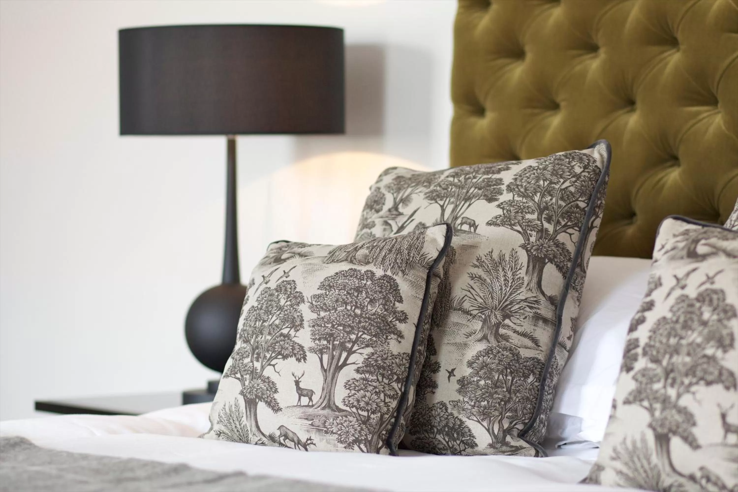 Bedroom, Bed in Kings Head