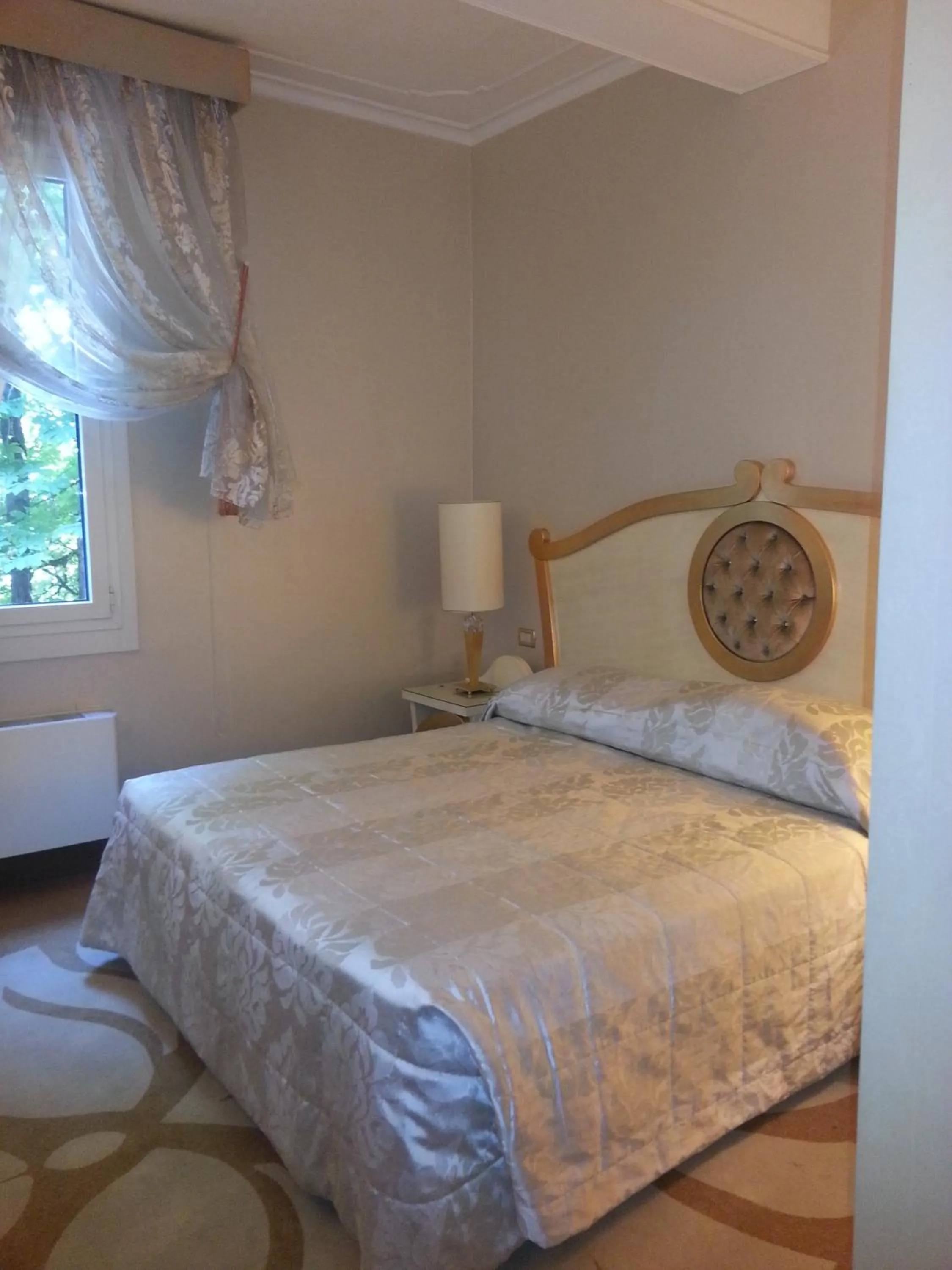 Double Room (1 Adult) in Zanhotel Tre Vecchi