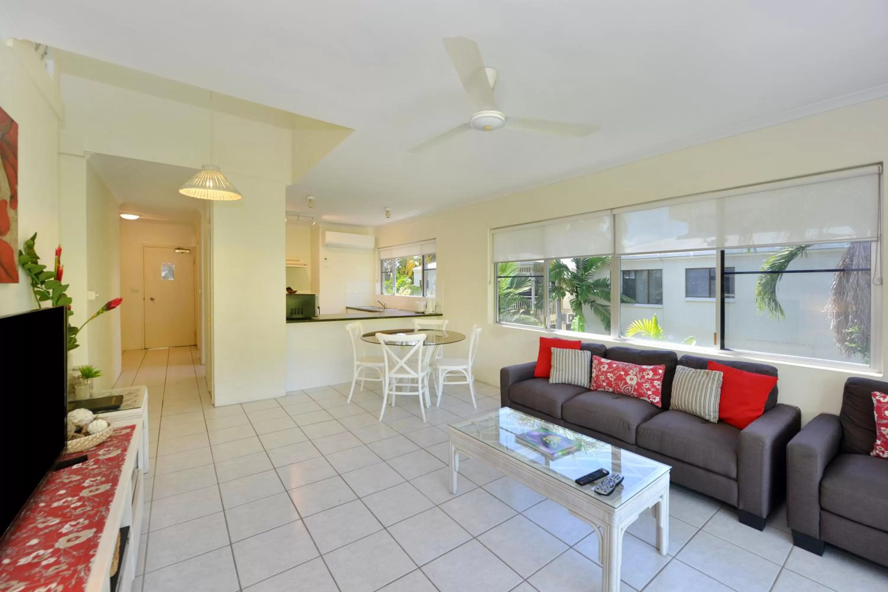 Kitchen or kitchenette in Driftwood Mantaray - Official Onsite Reception and Check In