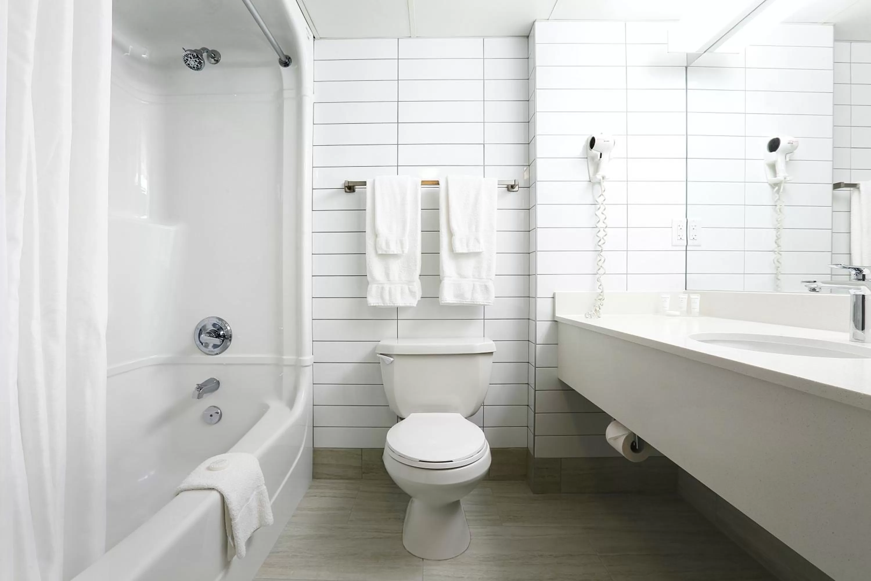 Shower in Canad Inns Destination Centre Club Regent Casino Hotel