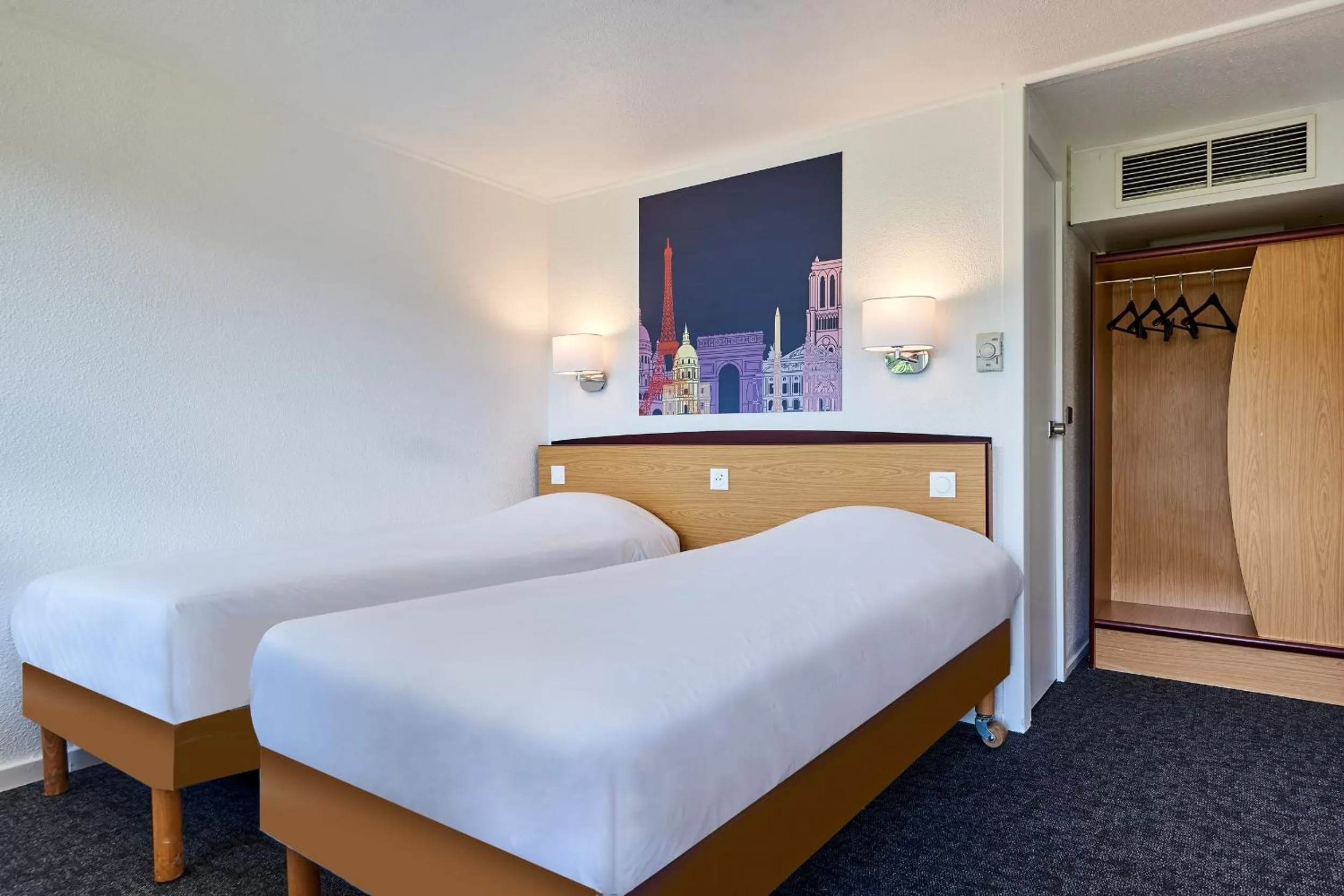 Photo of the whole room, Bed in Kyriad Tarbes Bastillac