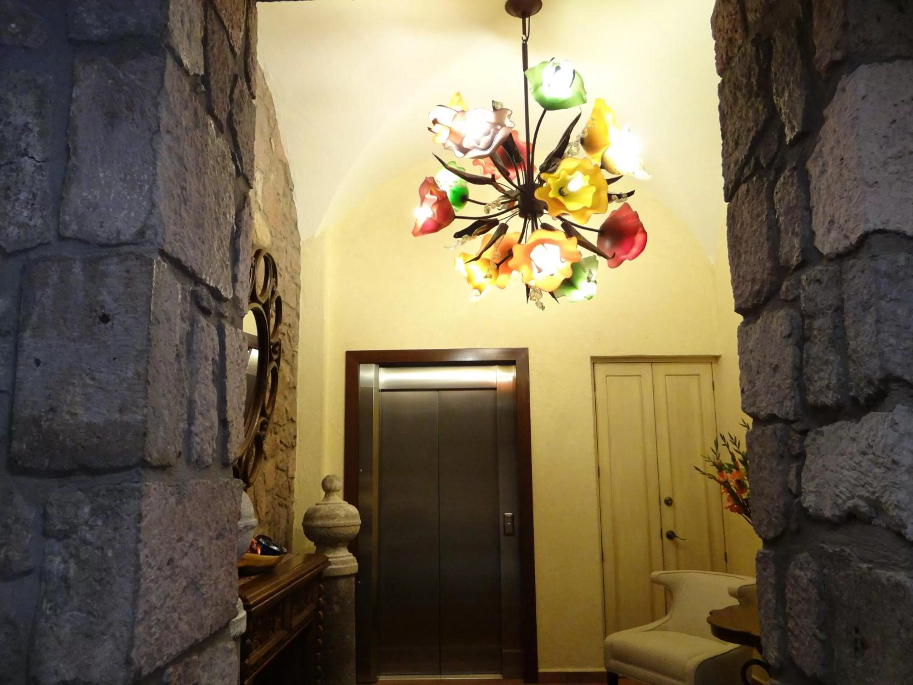 elevator in Hotel De La Soledad