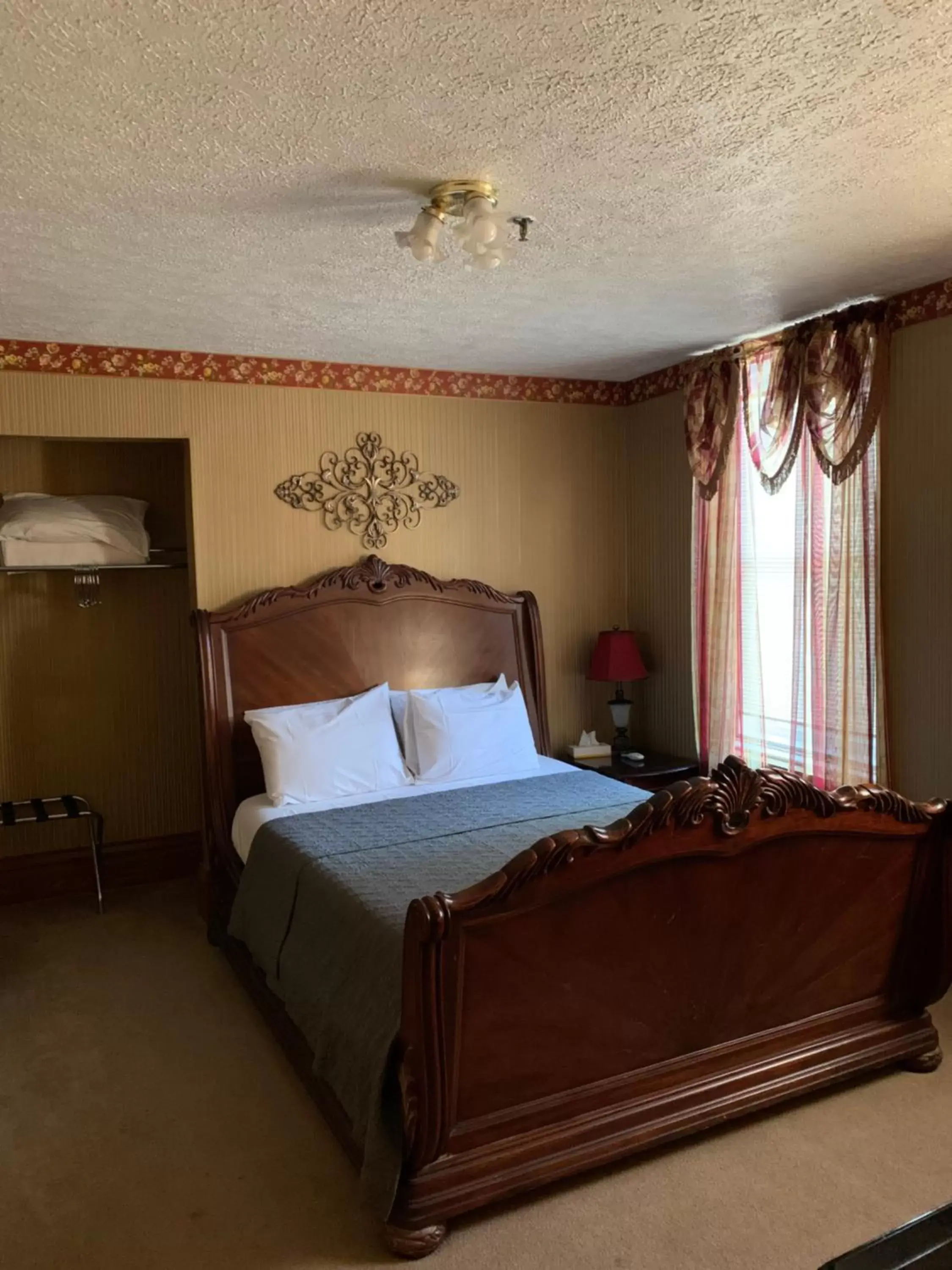 Queen Room - single occupancy in Hotel Gunter Queen Room - single occupancy in Hotel Gunter