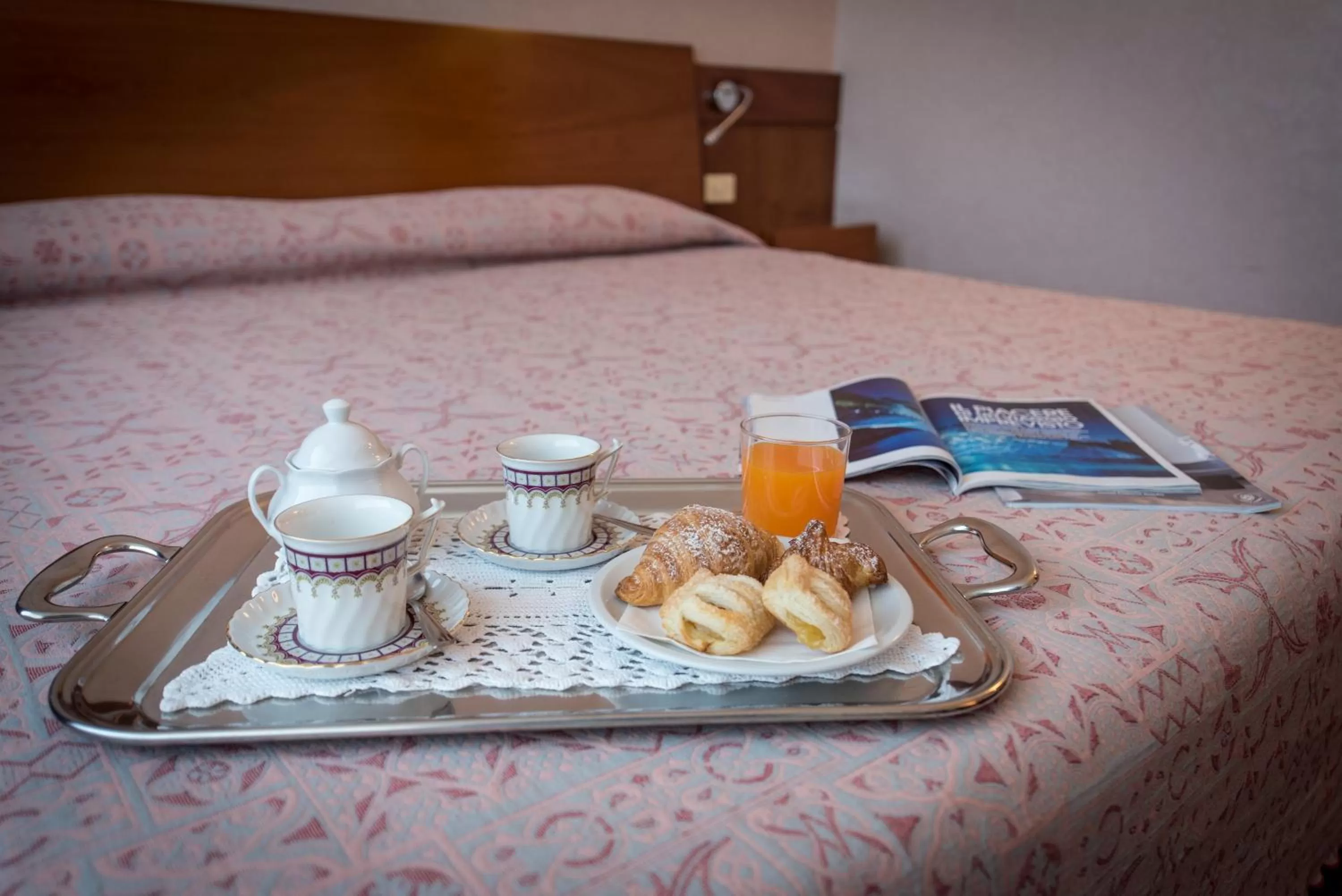 Photo of the whole room, Bed in Hotel Krystal